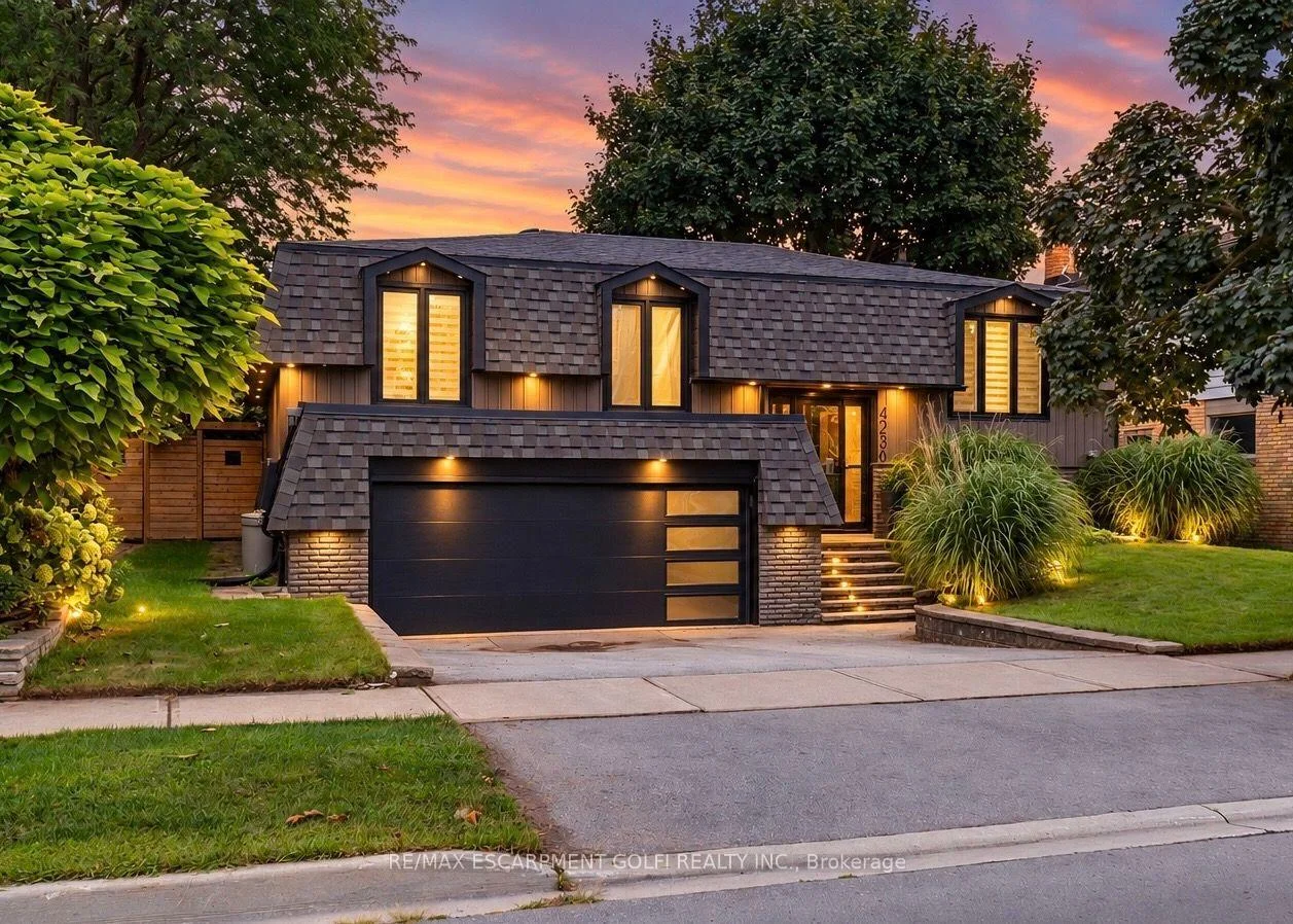 Photo 2 of 4236 Longmoor Drive, Burlington, Shoreacres — HOMEH