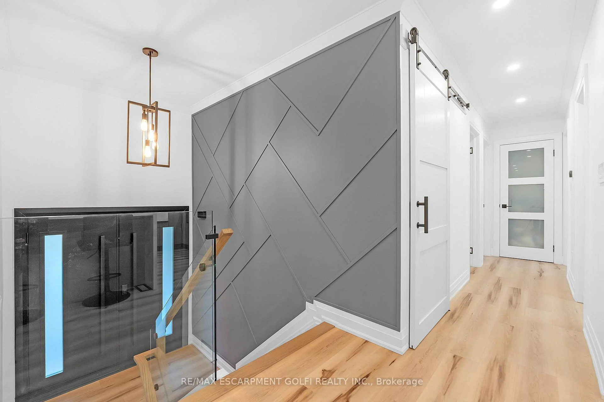 Photo 7 of 4236 Longmoor Drive, Burlington, Shoreacres — HOMEH