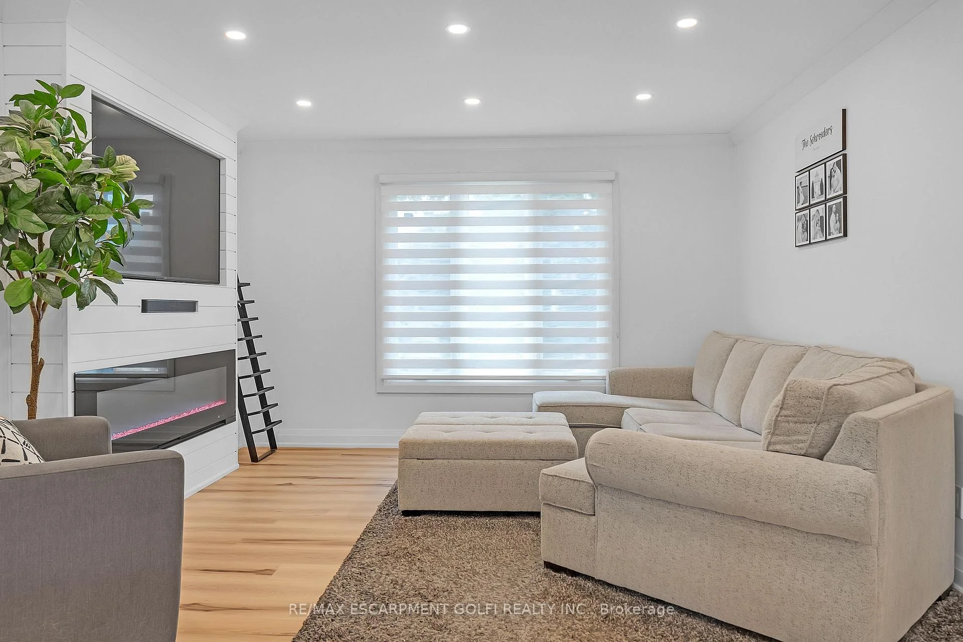 Photo 9 of 4236 Longmoor Drive, Burlington, Shoreacres — HOMEH