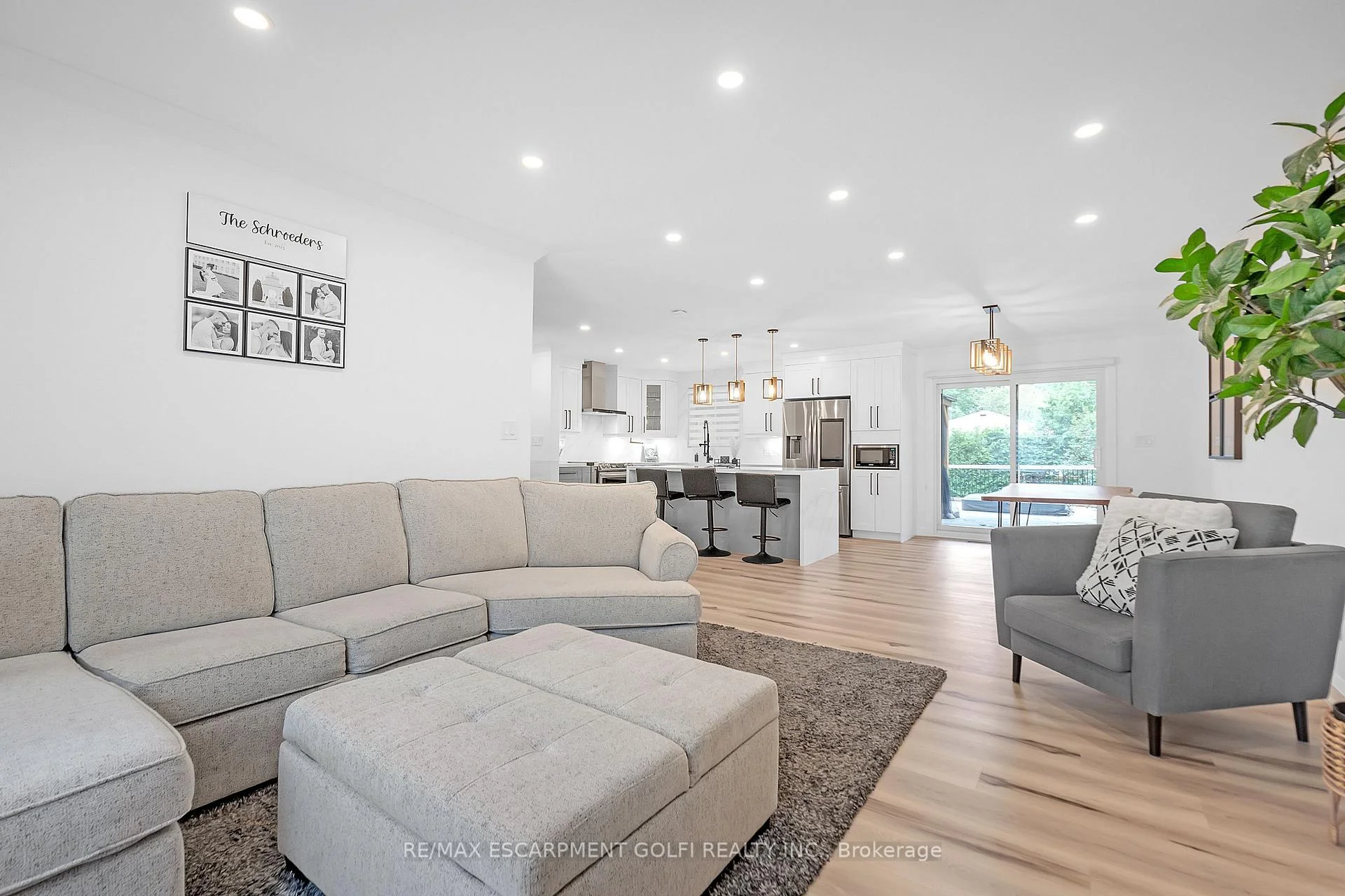 Photo 11 of 4236 Longmoor Drive, Burlington, Shoreacres — HOMEH
