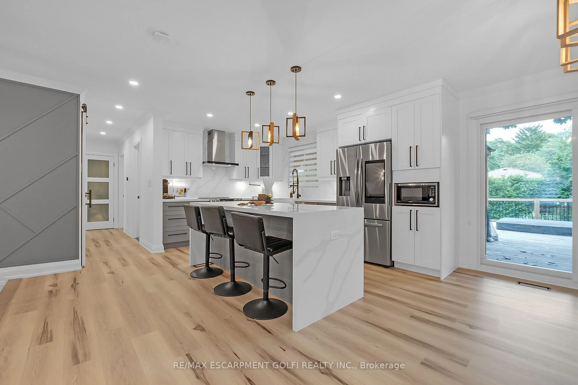 Photo 12 of 4236 Longmoor Drive, Burlington, Shoreacres — HOMEH