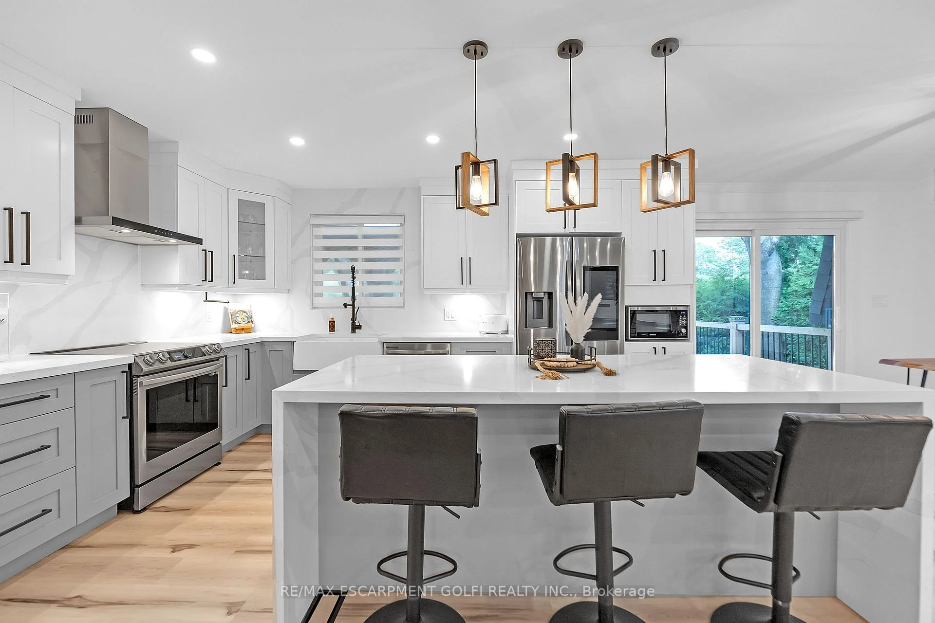 Photo 13 of 4236 Longmoor Drive, Burlington, Shoreacres — HOMEH