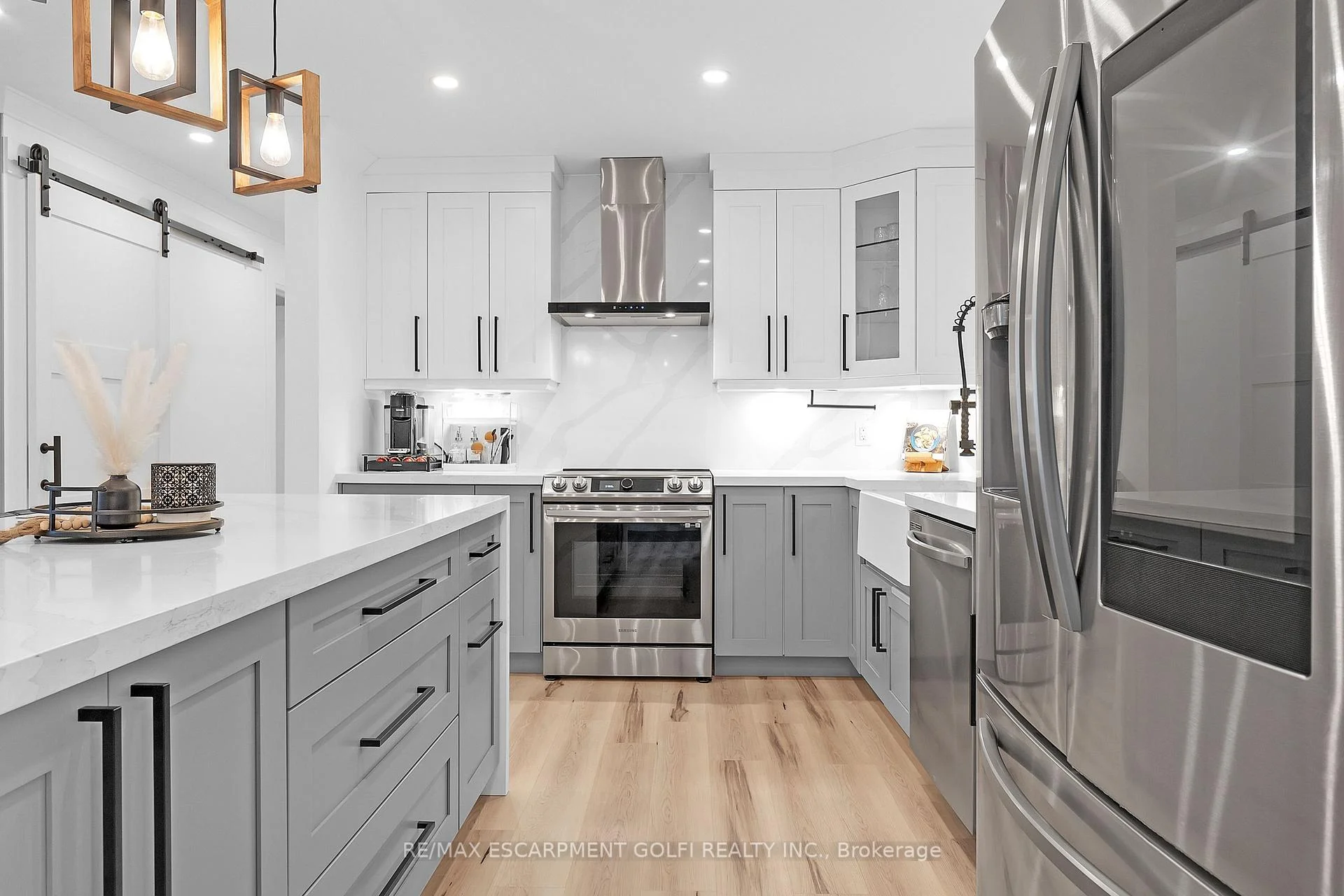 Photo 14 of 4236 Longmoor Drive, Burlington, Shoreacres — HOMEH