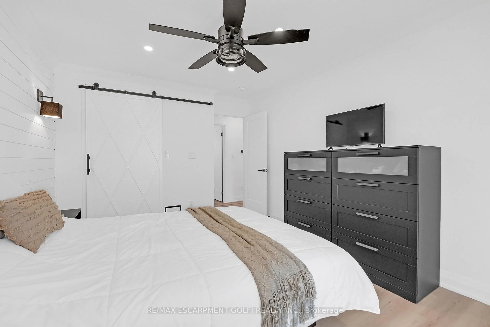 Photo 19 of 4236 Longmoor Drive, Burlington, Shoreacres — HOMEH