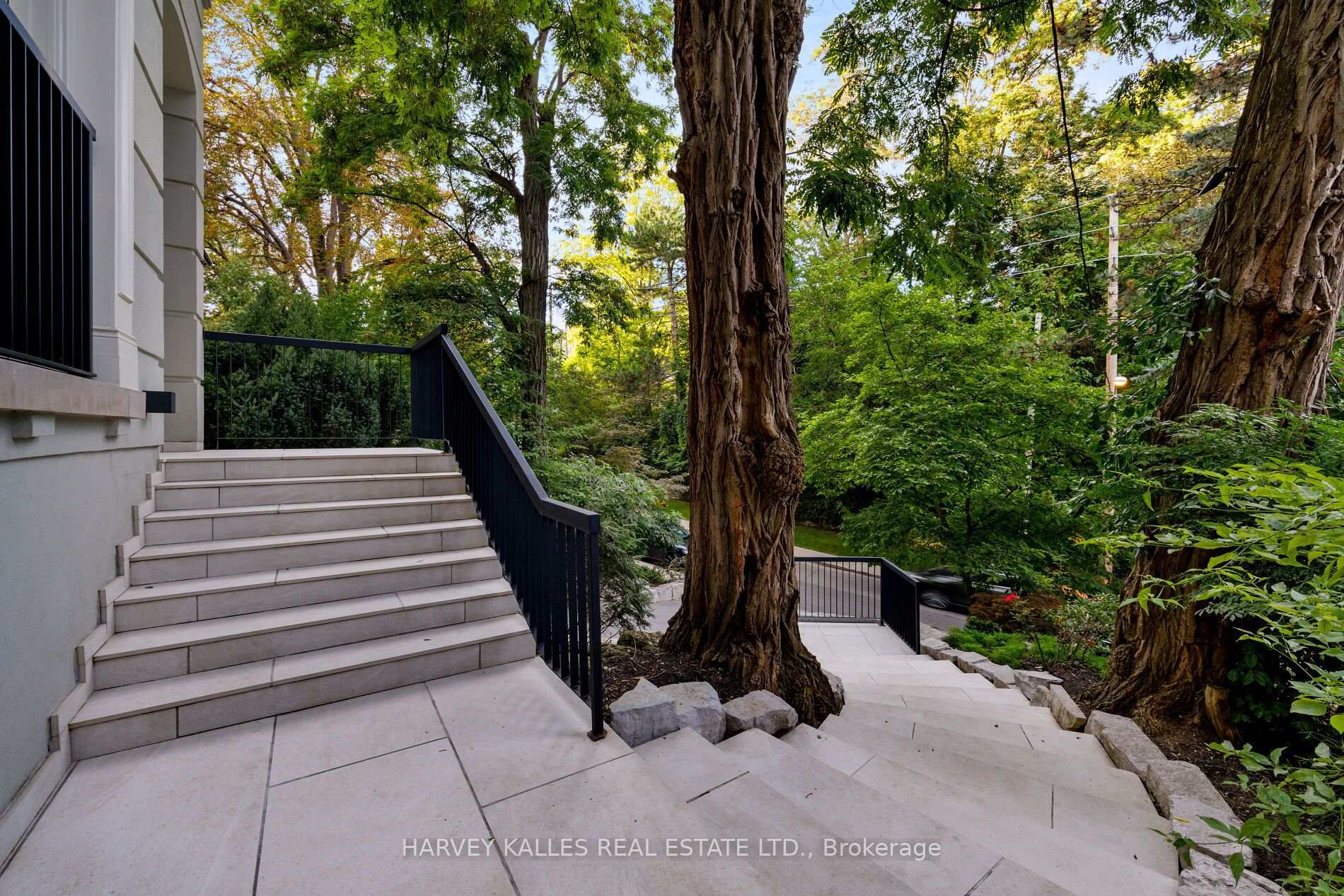 Photo 6 of 17A Avondale Road, Toronto, Rosedale-Moore Park — HOMEH