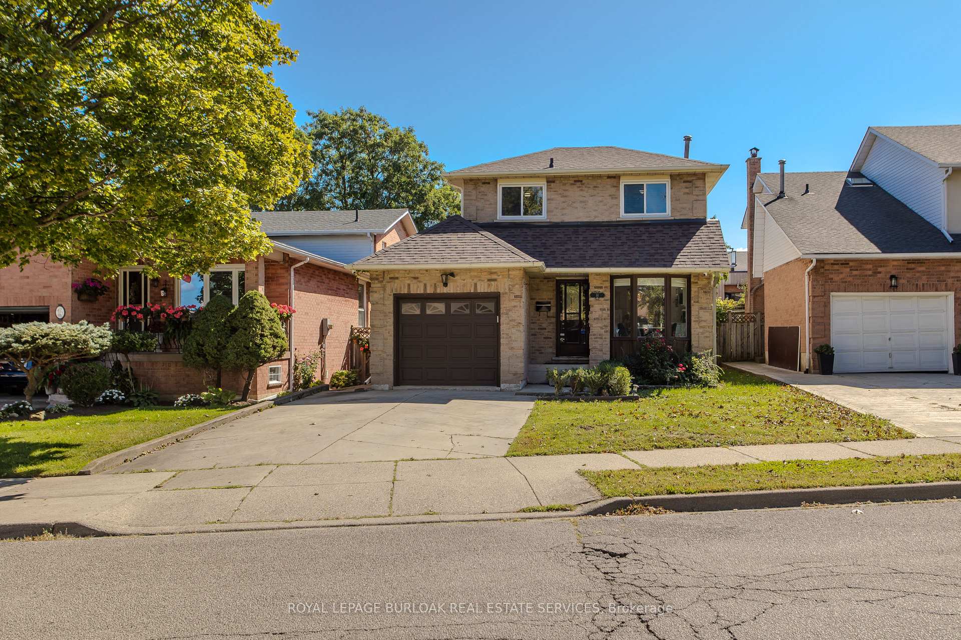 Photo 1 of 14 Ellington Avenue, Hamilton, Stoney Creek — HOMEH