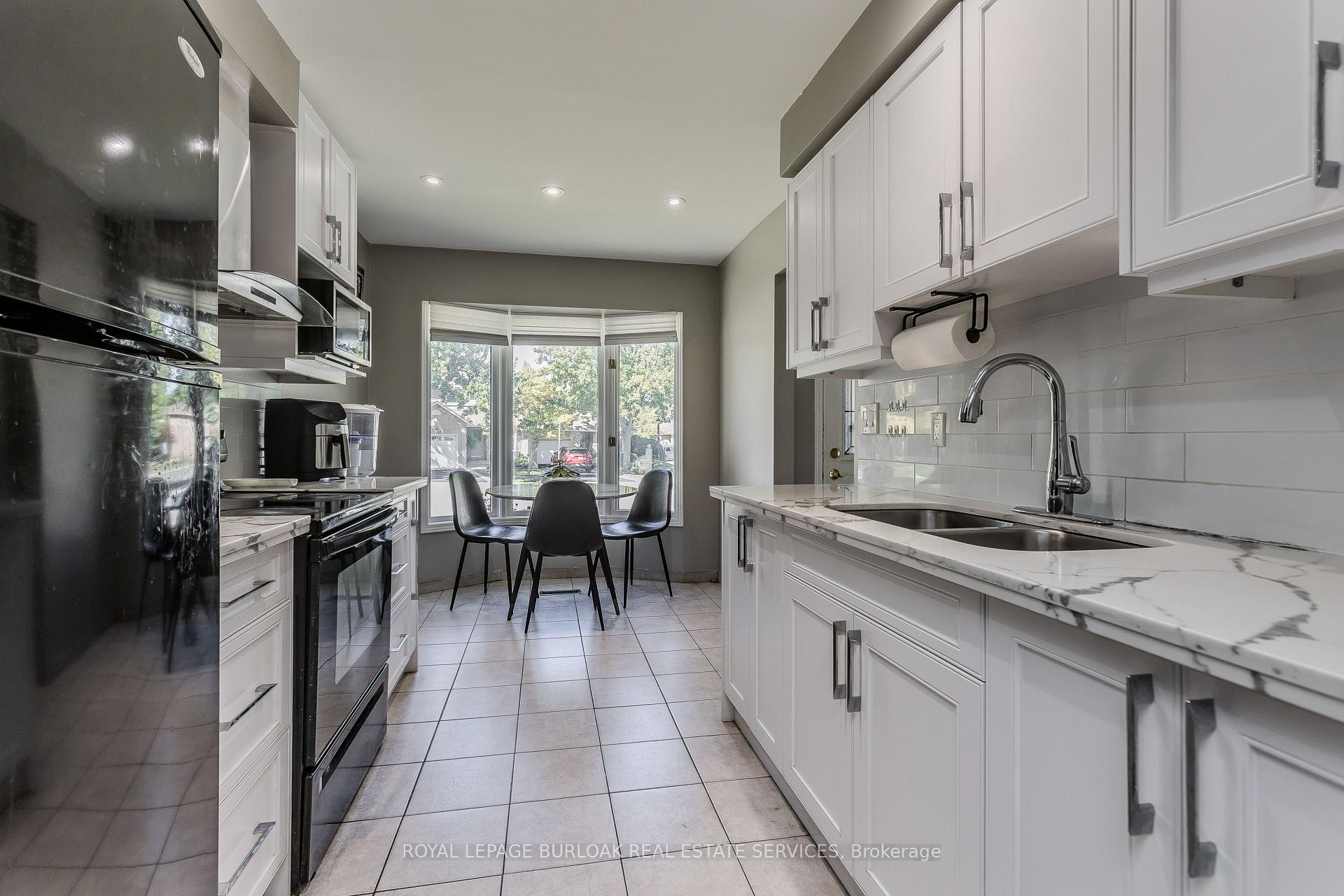 Photo 4 of 14 Ellington Avenue, Hamilton, Stoney Creek — HOMEH