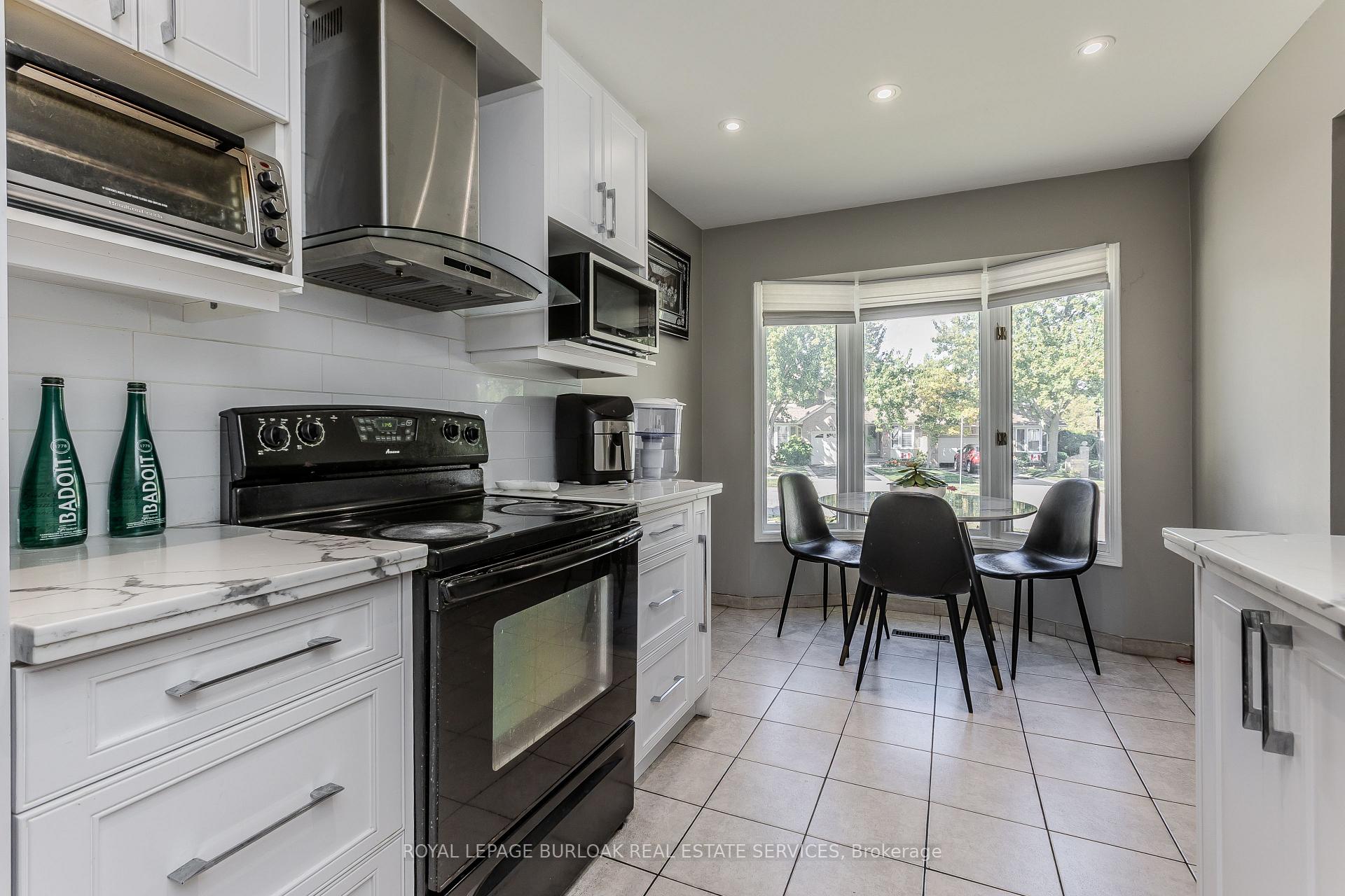 Photo 5 of 14 Ellington Avenue, Hamilton, Stoney Creek — HOMEH