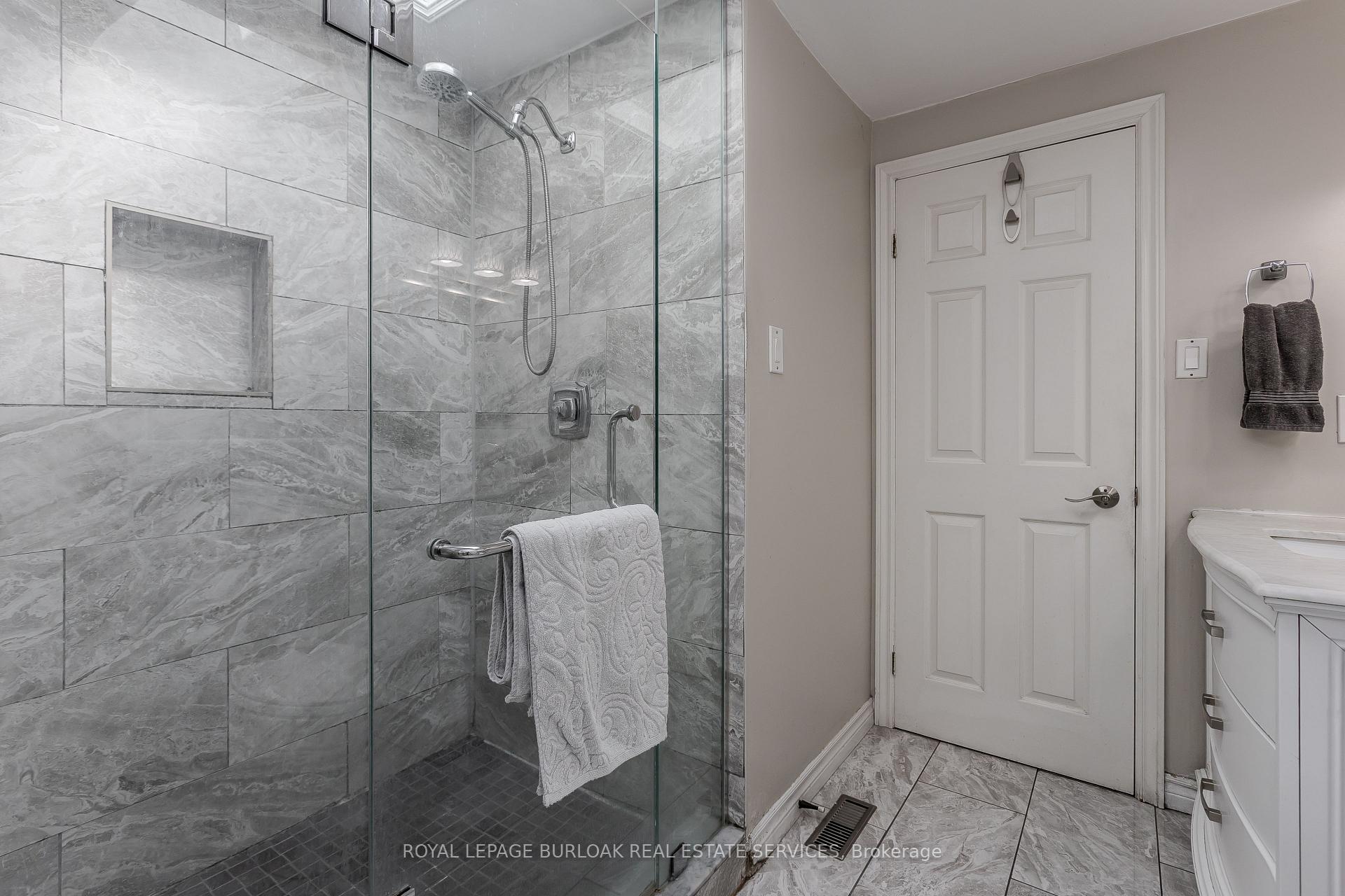 Photo 14 of 14 Ellington Avenue, Hamilton, Stoney Creek — HOMEH