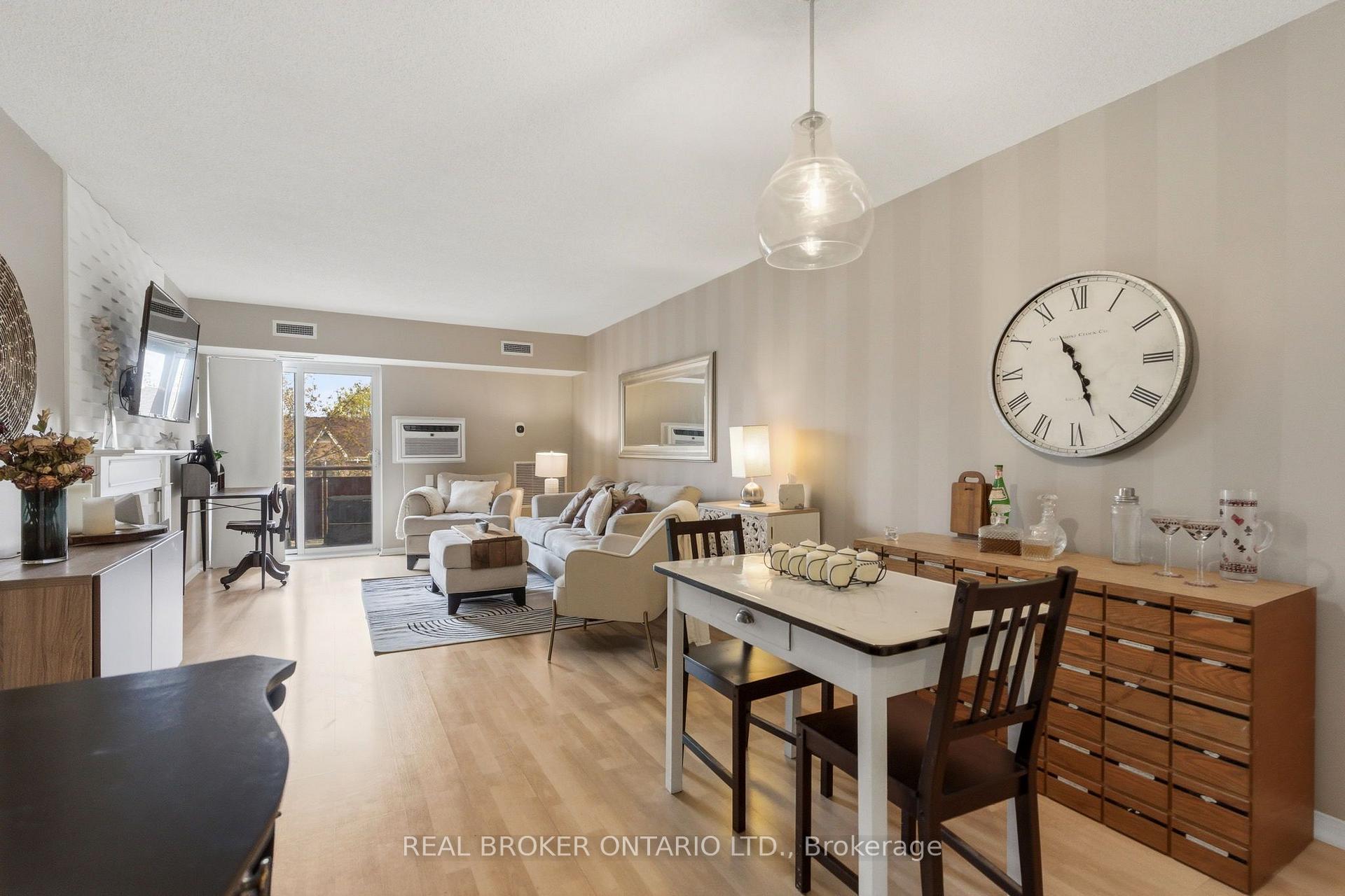 Photo 5 of Unit 302C, 211 Forum Drive, Mississauga, Hurontario — HOMEH