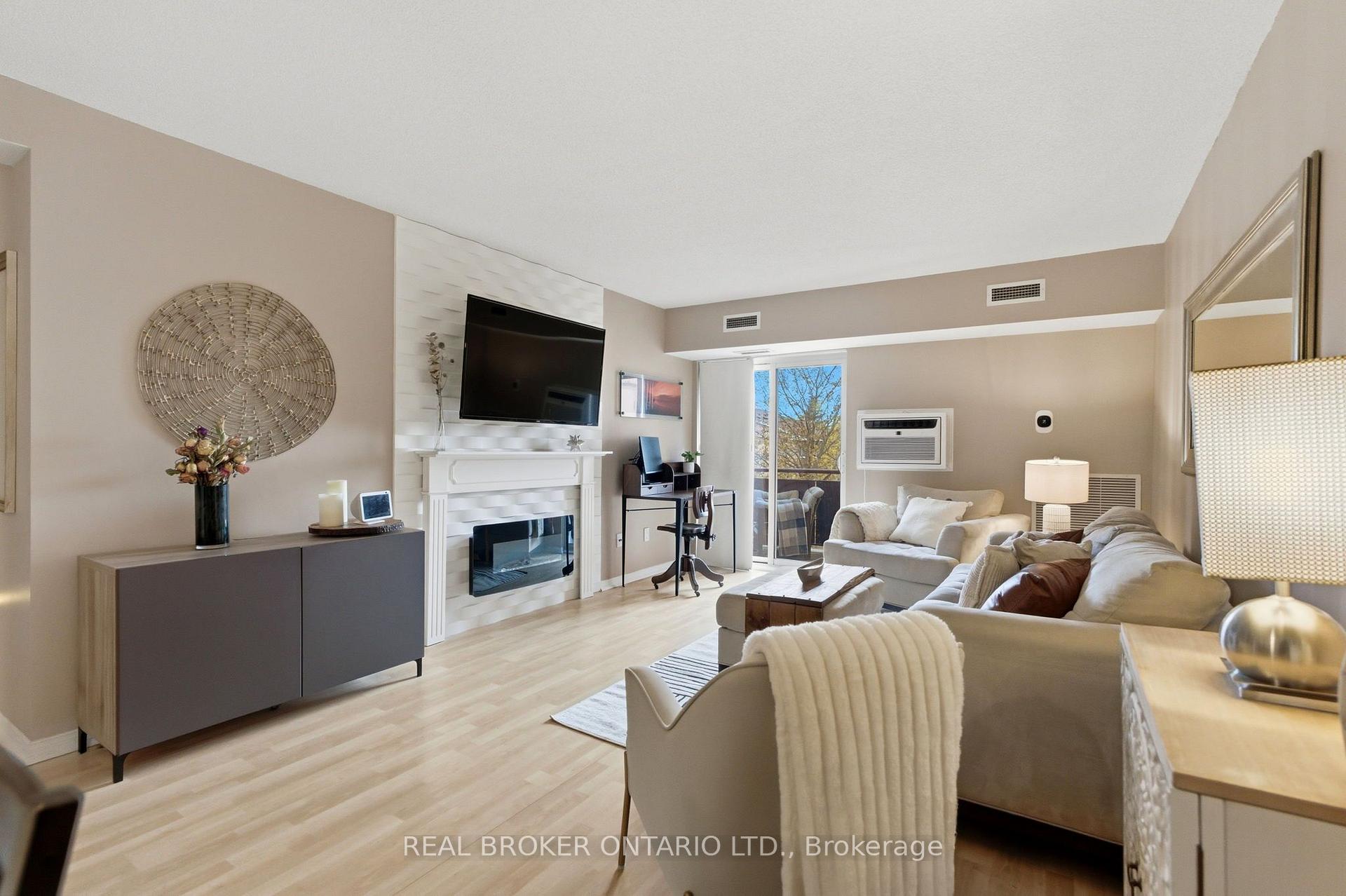 Photo 7 of Unit 302C, 211 Forum Drive, Mississauga, Hurontario — HOMEH