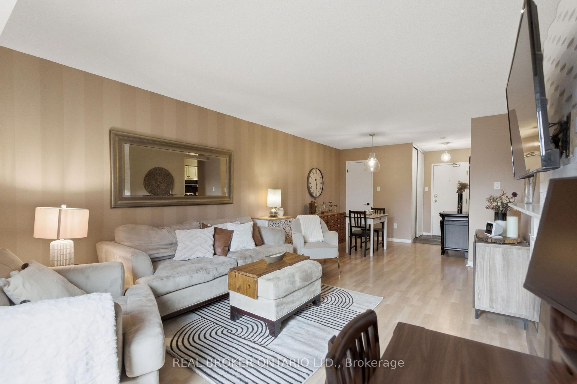 Photo 8 of Unit 302C, 211 Forum Drive, Mississauga, Hurontario — HOMEH