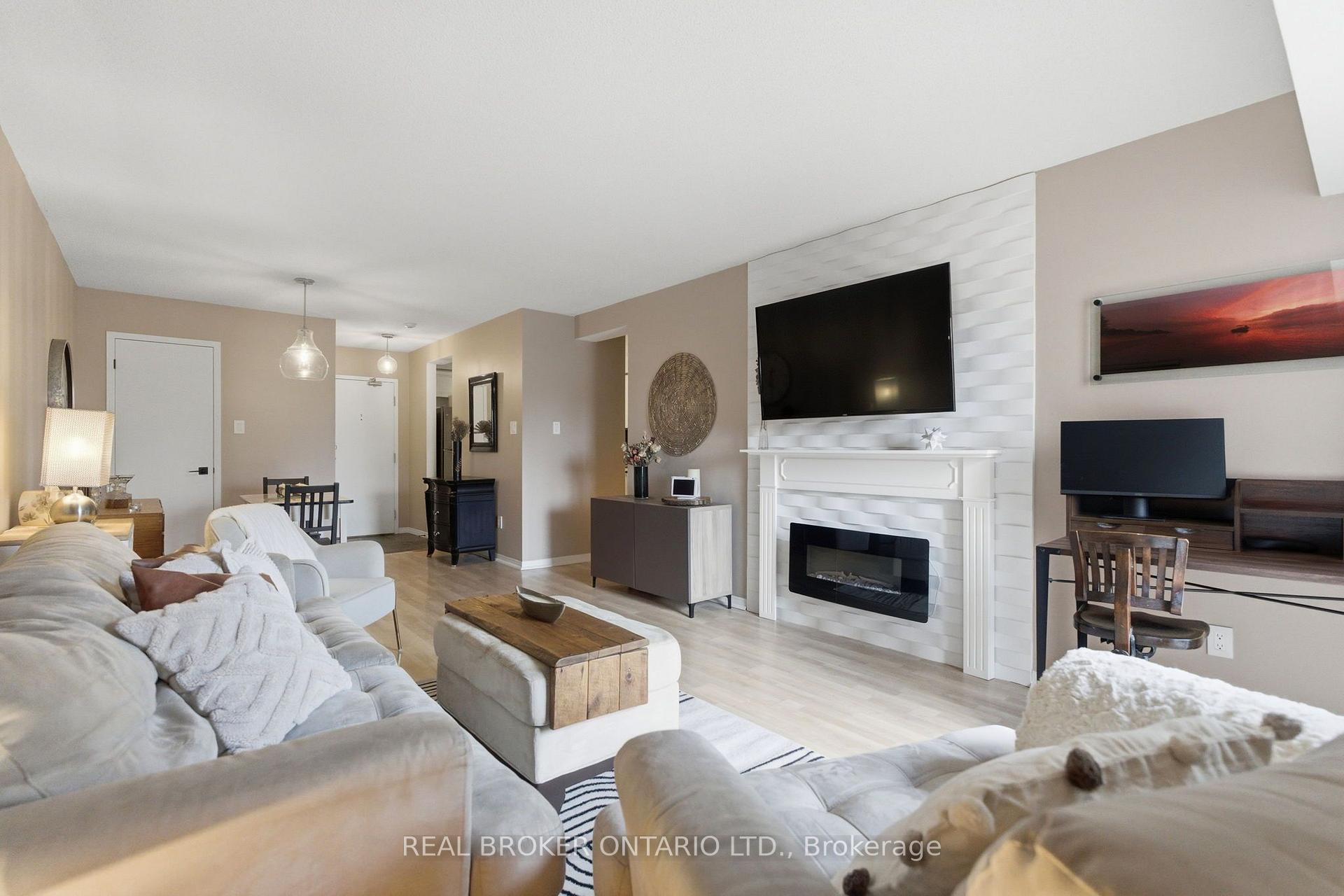 Photo 9 of Unit 302C, 211 Forum Drive, Mississauga, Hurontario — HOMEH