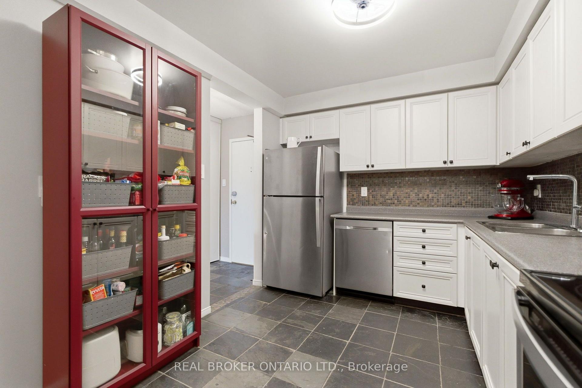 Photo 11 of Unit 302C, 211 Forum Drive, Mississauga, Hurontario — HOMEH
