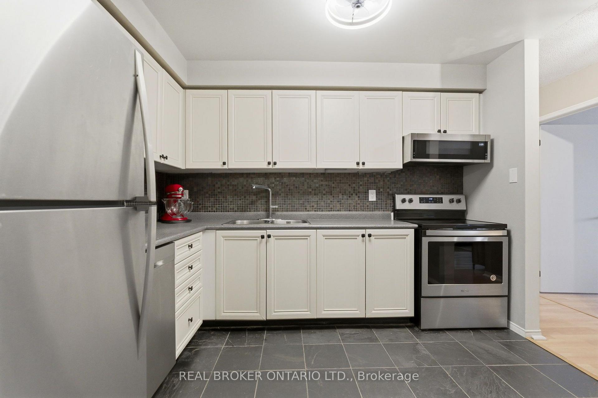 Photo 14 of Unit 302C, 211 Forum Drive, Mississauga, Hurontario — HOMEH