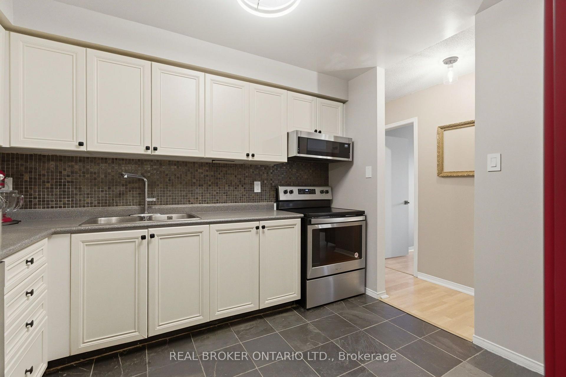 Photo 12 of Unit 302C, 211 Forum Drive, Mississauga, Hurontario — HOMEH