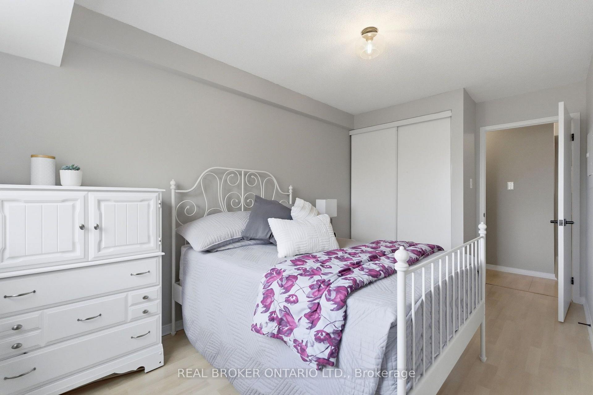 Photo 15 of Unit 302C, 211 Forum Drive, Mississauga, Hurontario — HOMEH