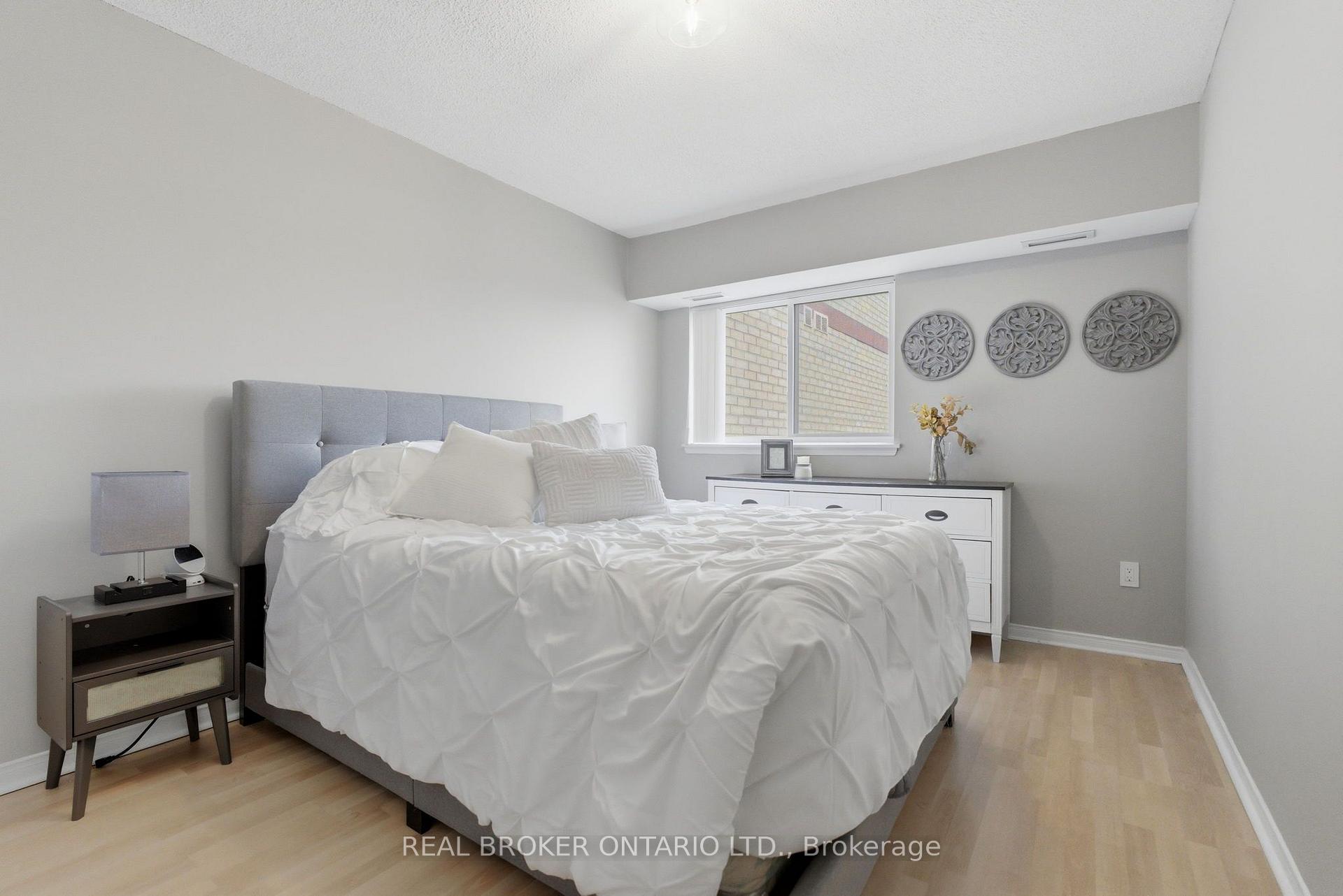 Photo 16 of Unit 302C, 211 Forum Drive, Mississauga, Hurontario — HOMEH