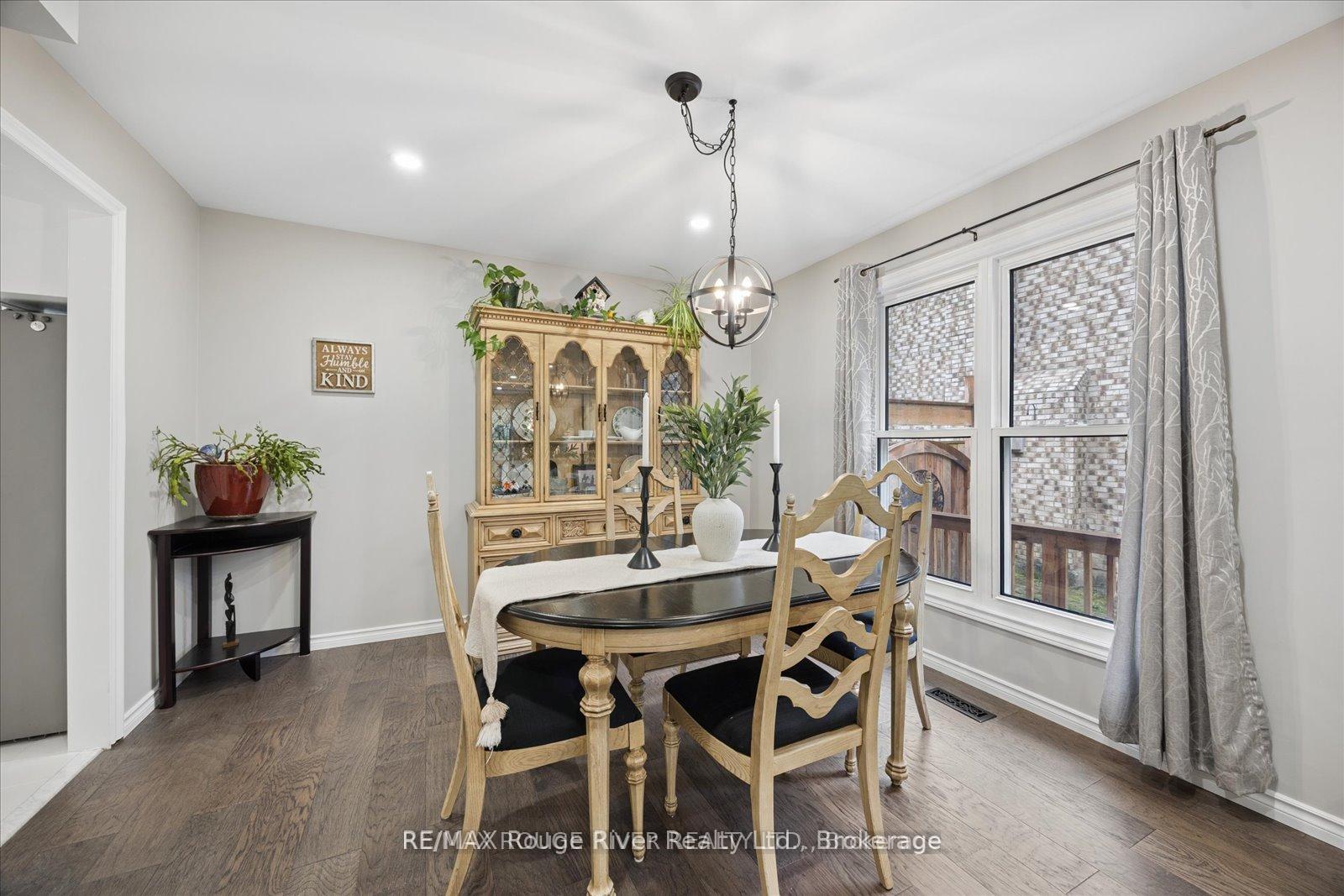 Photo 7 of 137 Pringle Drive, Whitby, Pringle Creek — HOMEH