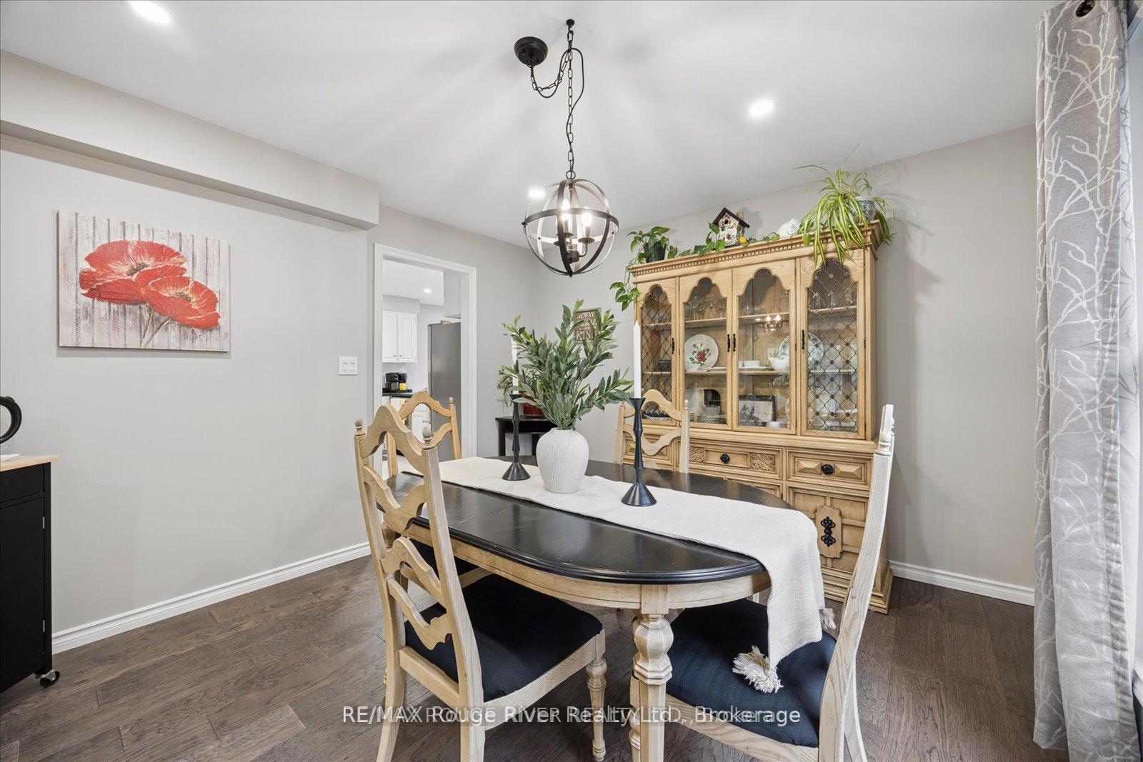 Photo 8 of 137 Pringle Drive, Whitby, Pringle Creek — HOMEH