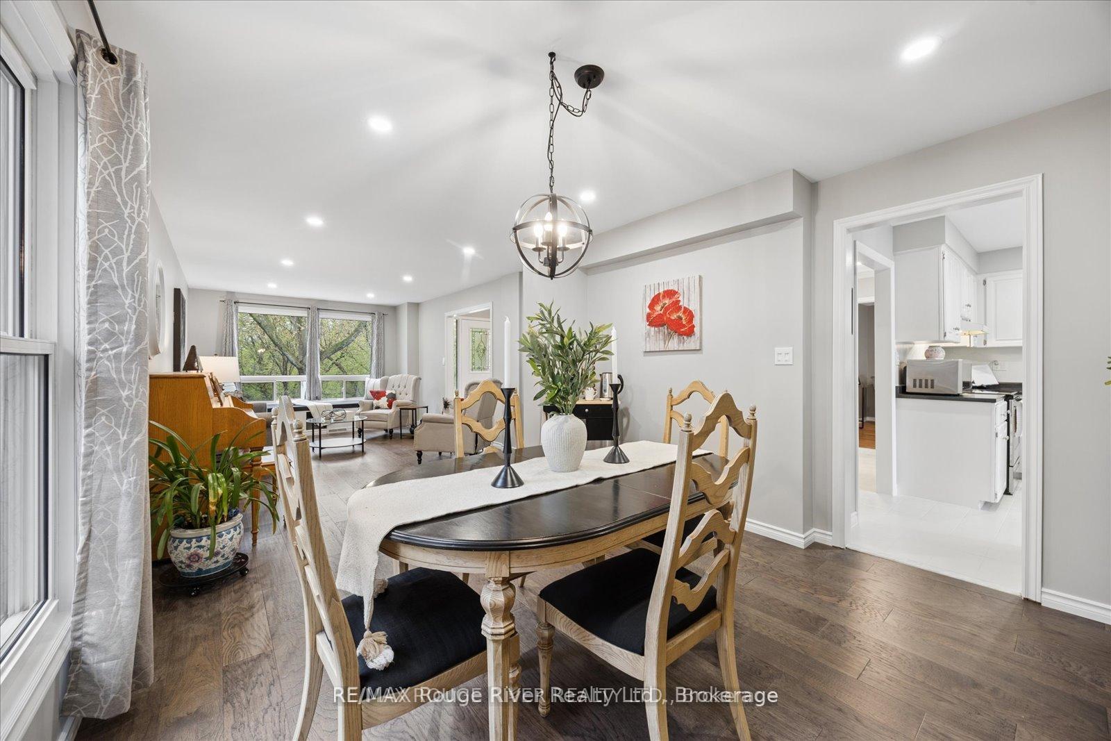 Photo 9 of 137 Pringle Drive, Whitby, Pringle Creek — HOMEH