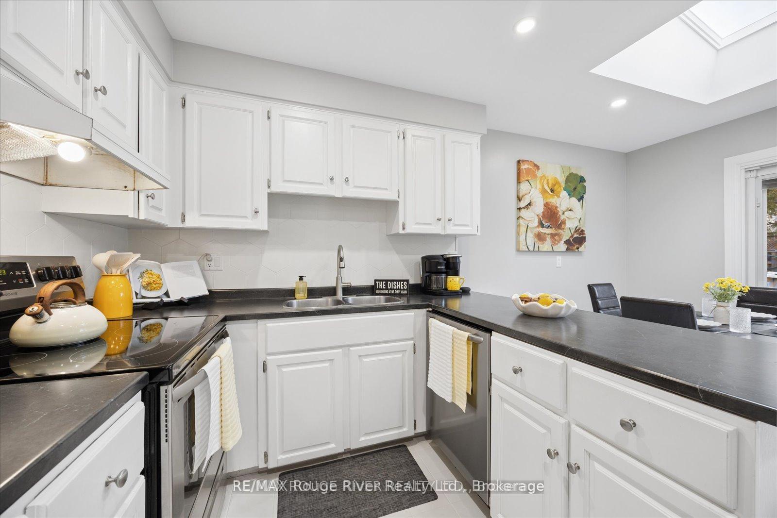 Photo 11 of 137 Pringle Drive, Whitby, Pringle Creek — HOMEH