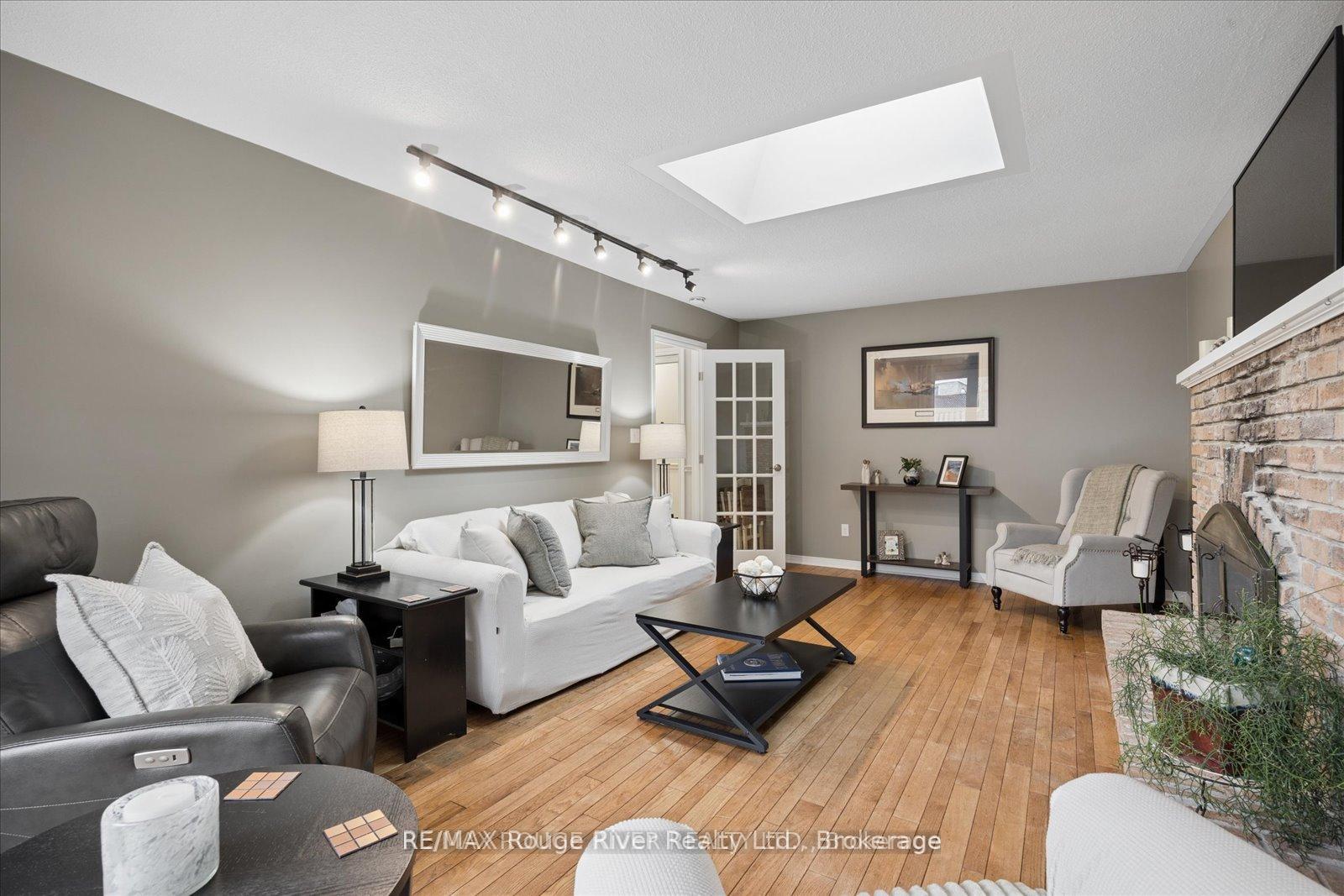 Photo 15 of 137 Pringle Drive, Whitby, Pringle Creek — HOMEH
