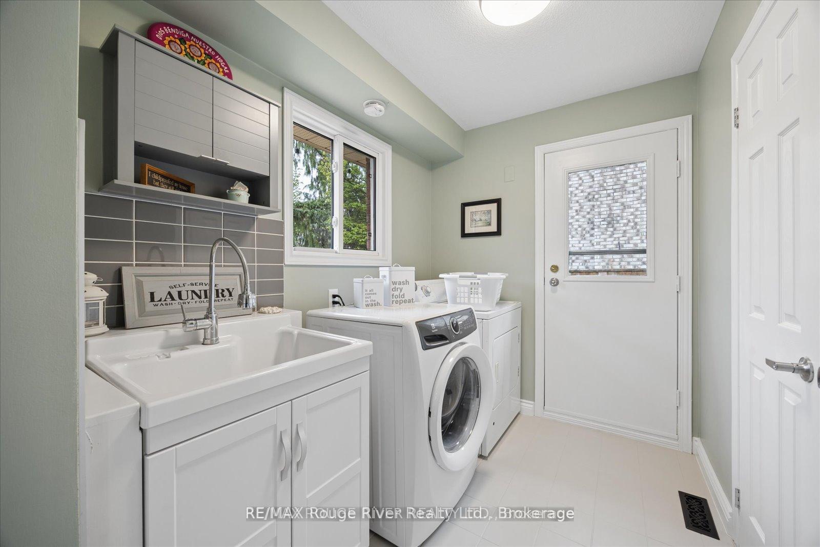 Photo 16 of 137 Pringle Drive, Whitby, Pringle Creek — HOMEH