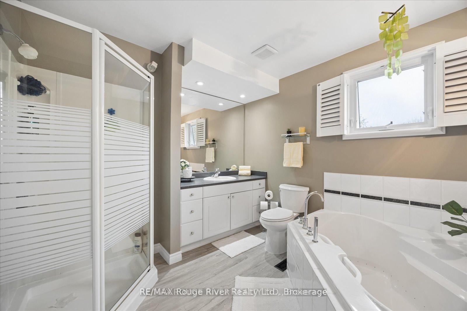 Photo 20 of 137 Pringle Drive, Whitby, Pringle Creek — HOMEH
