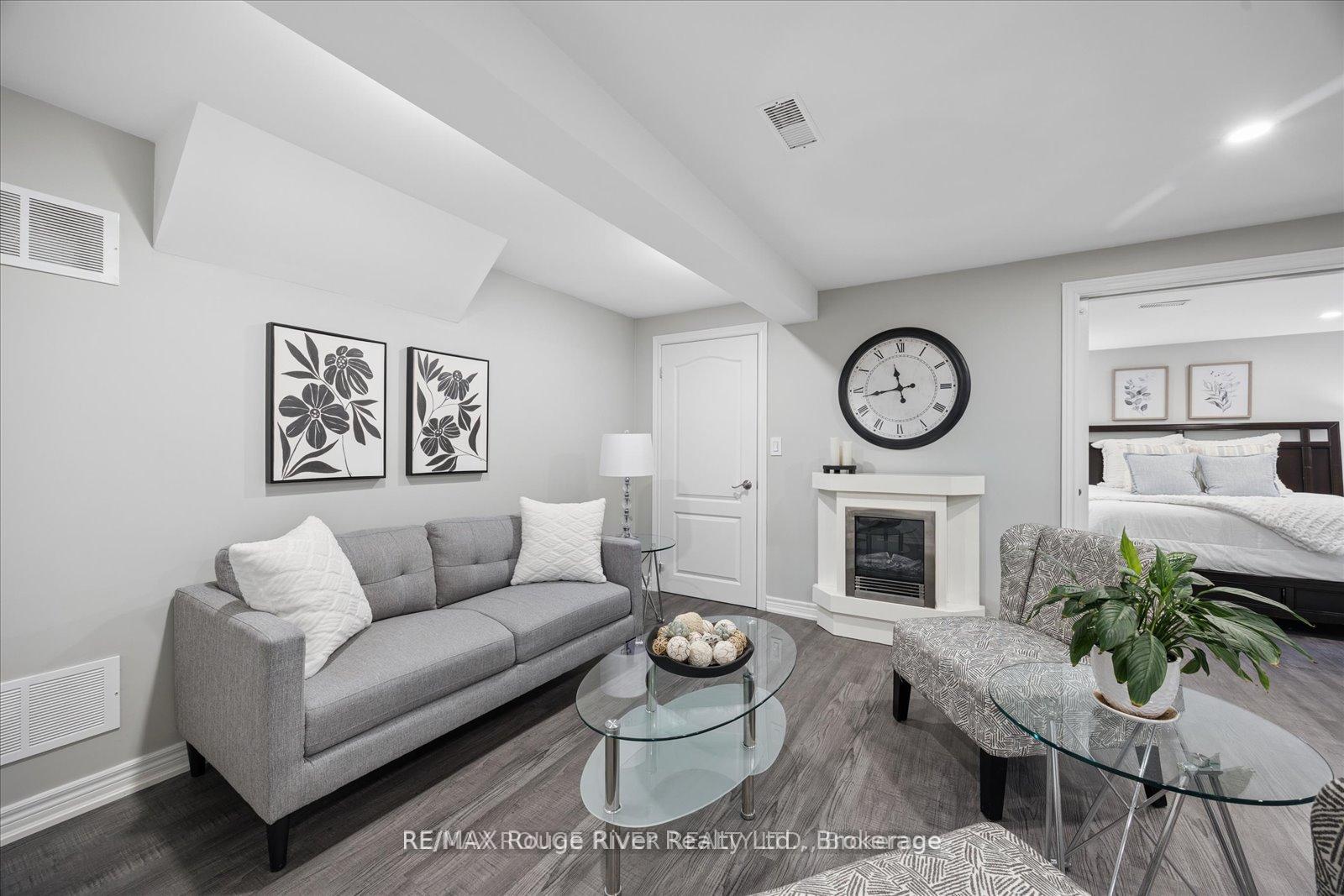 Photo 35 of 137 Pringle Drive, Whitby, Pringle Creek — HOMEH