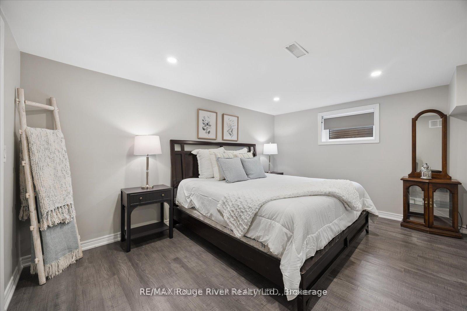 Photo 37 of 137 Pringle Drive, Whitby, Pringle Creek — HOMEH