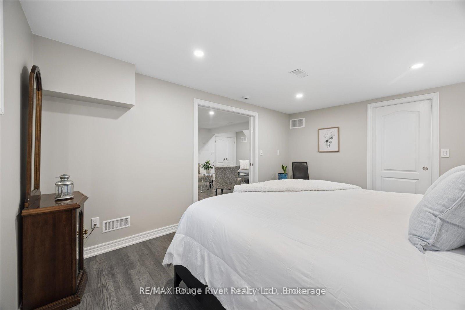 Photo 38 of 137 Pringle Drive, Whitby, Pringle Creek — HOMEH