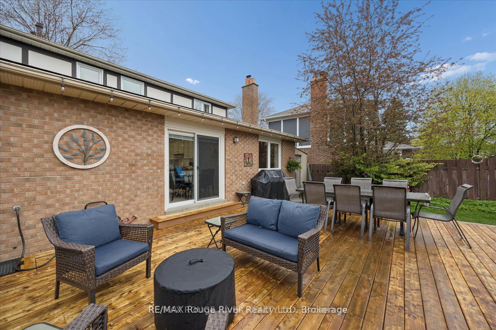 Photo 42 of 137 Pringle Drive, Whitby, Pringle Creek — HOMEH