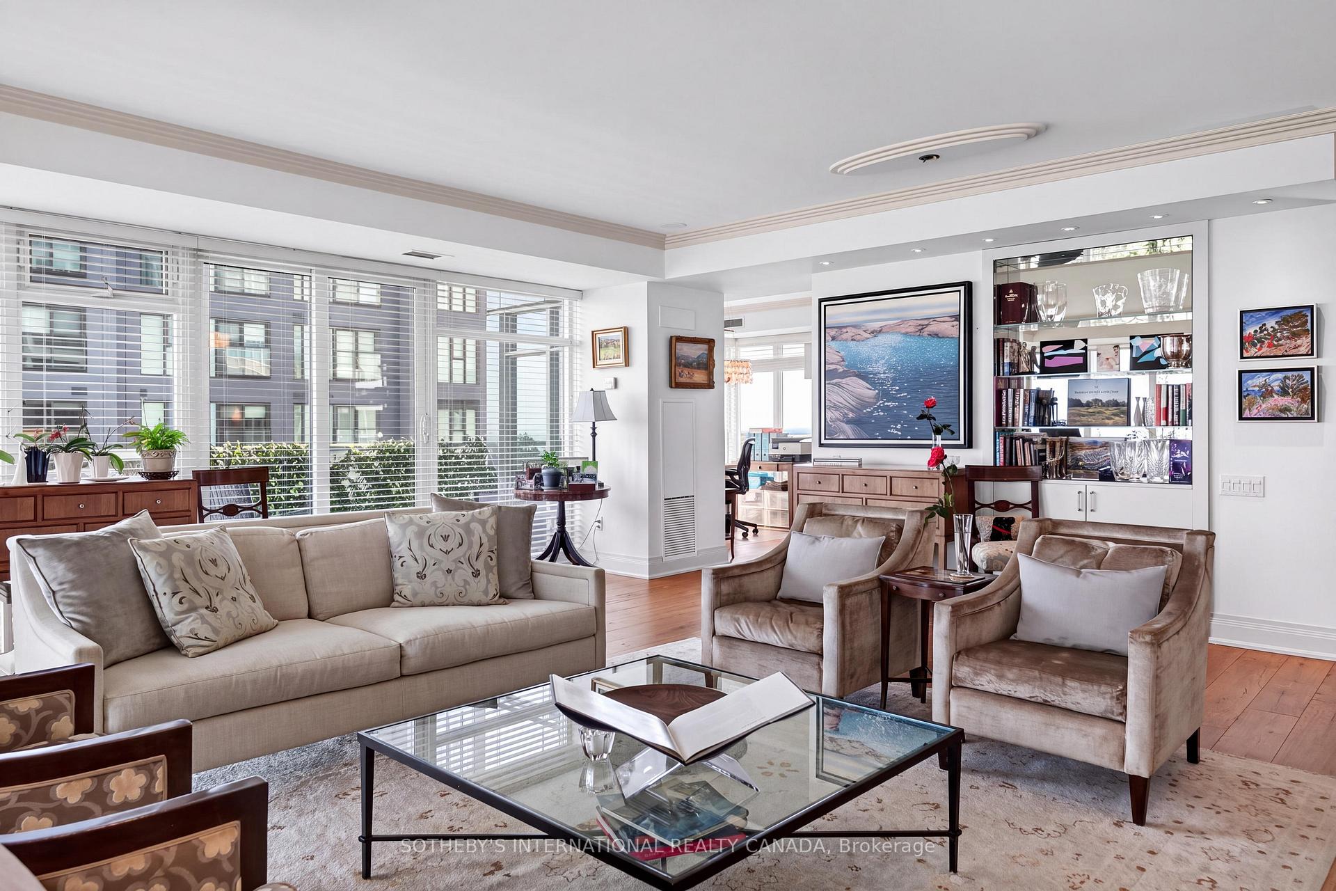 Photo 3 of Unit 3302, 2181 Yonge Street, Toronto, Mount Pleasant West — HOMEH