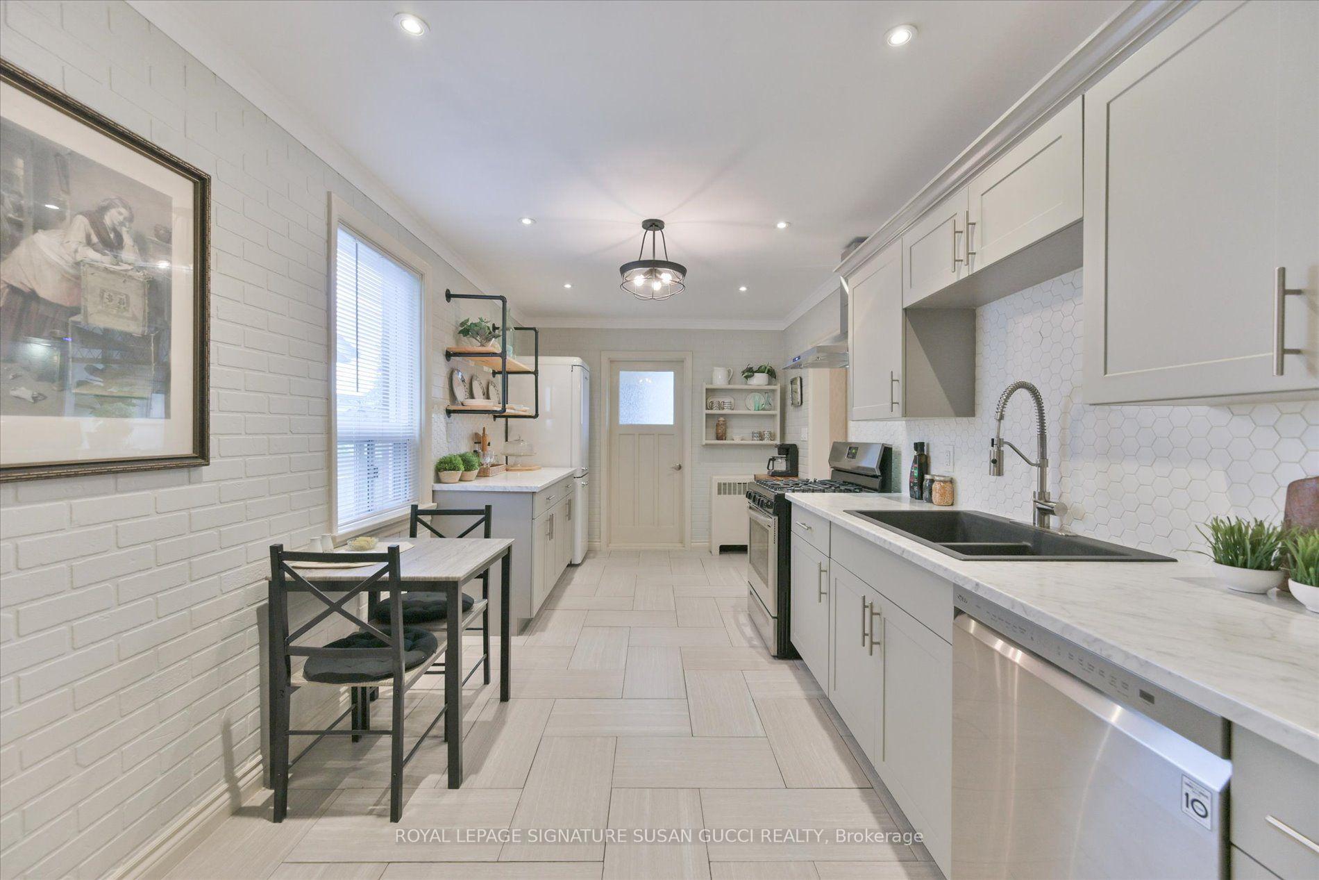 Photo 5 of 8 Sutherland Avenue, Toronto, Crescent Town — HOMEH