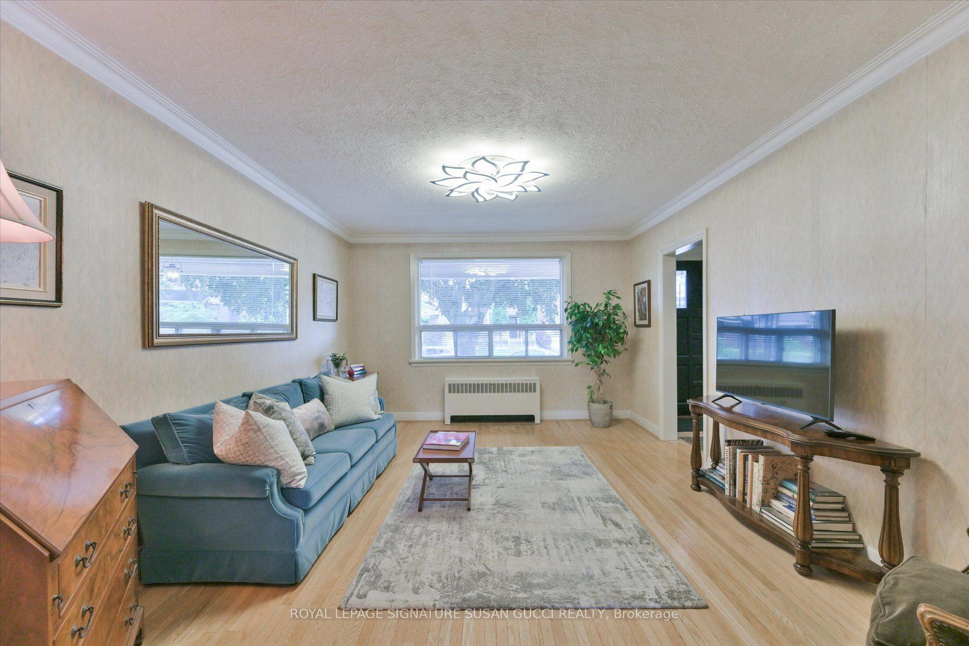 Photo 11 of 8 Sutherland Avenue, Toronto, Crescent Town — HOMEH