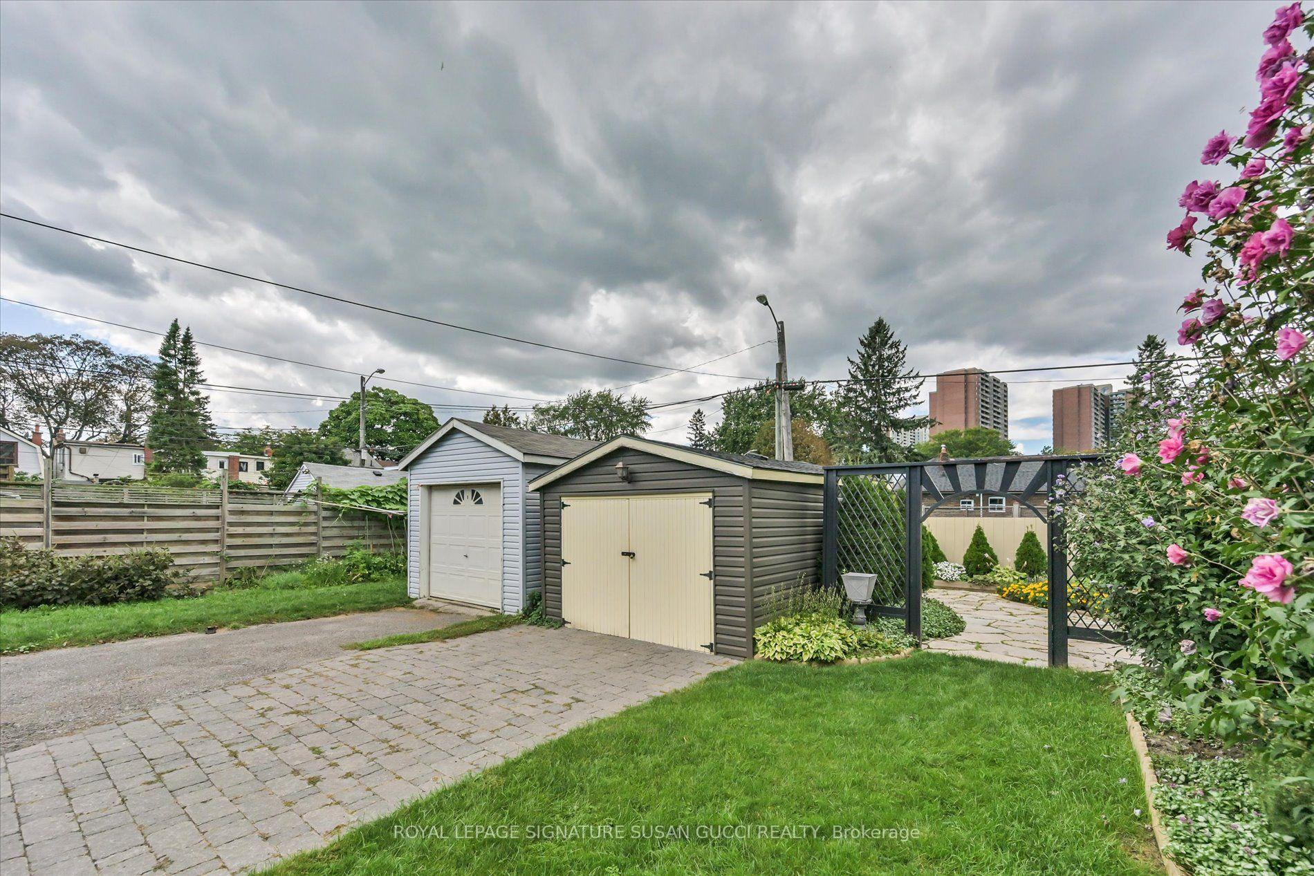 Photo 38 of 8 Sutherland Avenue, Toronto, Crescent Town — HOMEH