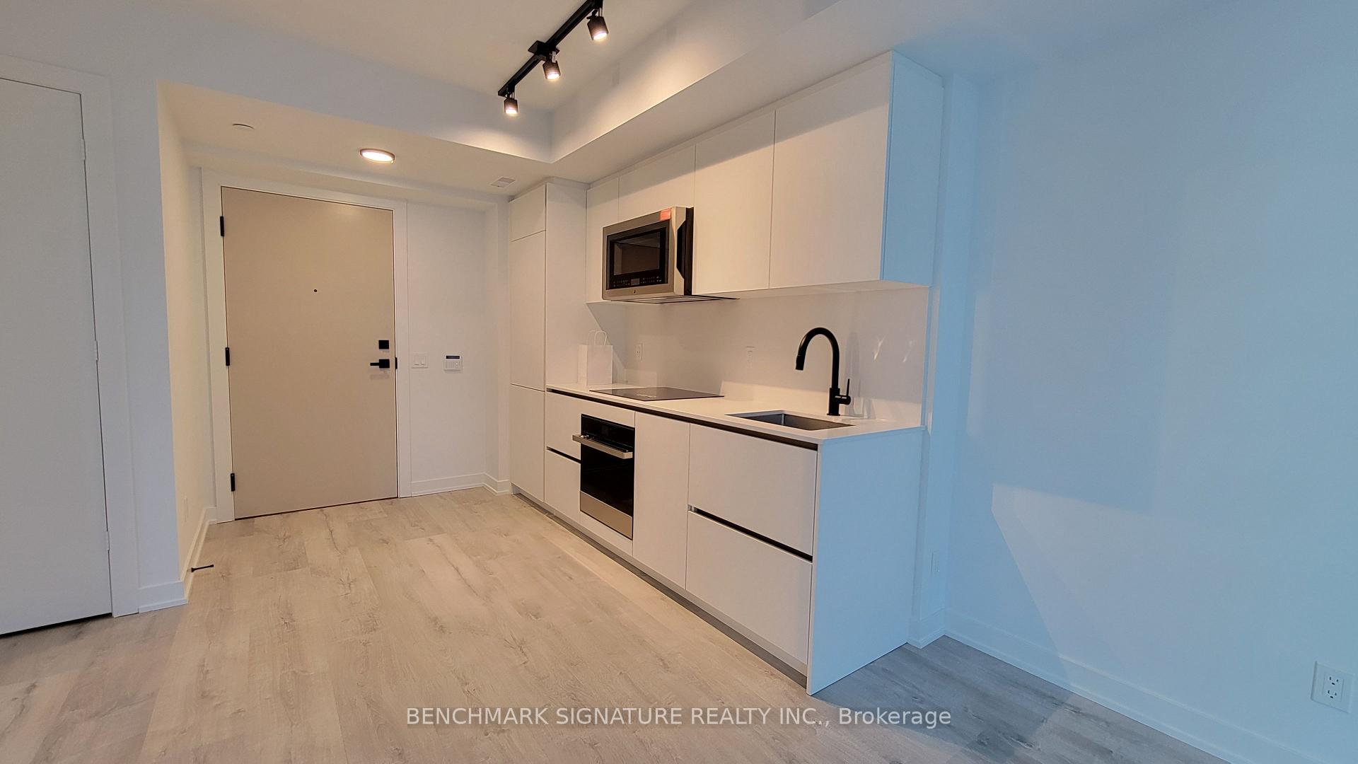 Photo 4 of Unit 804, 327 King Street, Toronto, Waterfront Communities — HOMEH