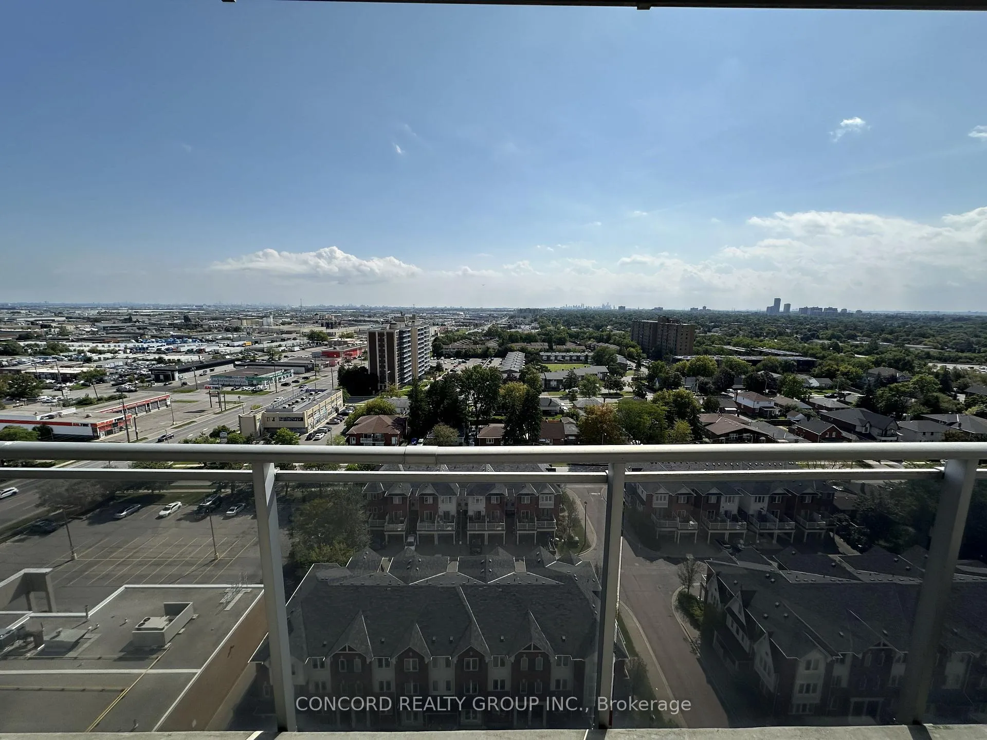 Photo 6 of Unit 1704, 215 Queen Street E, Brampton, Queen Street Corridor — HOMEH