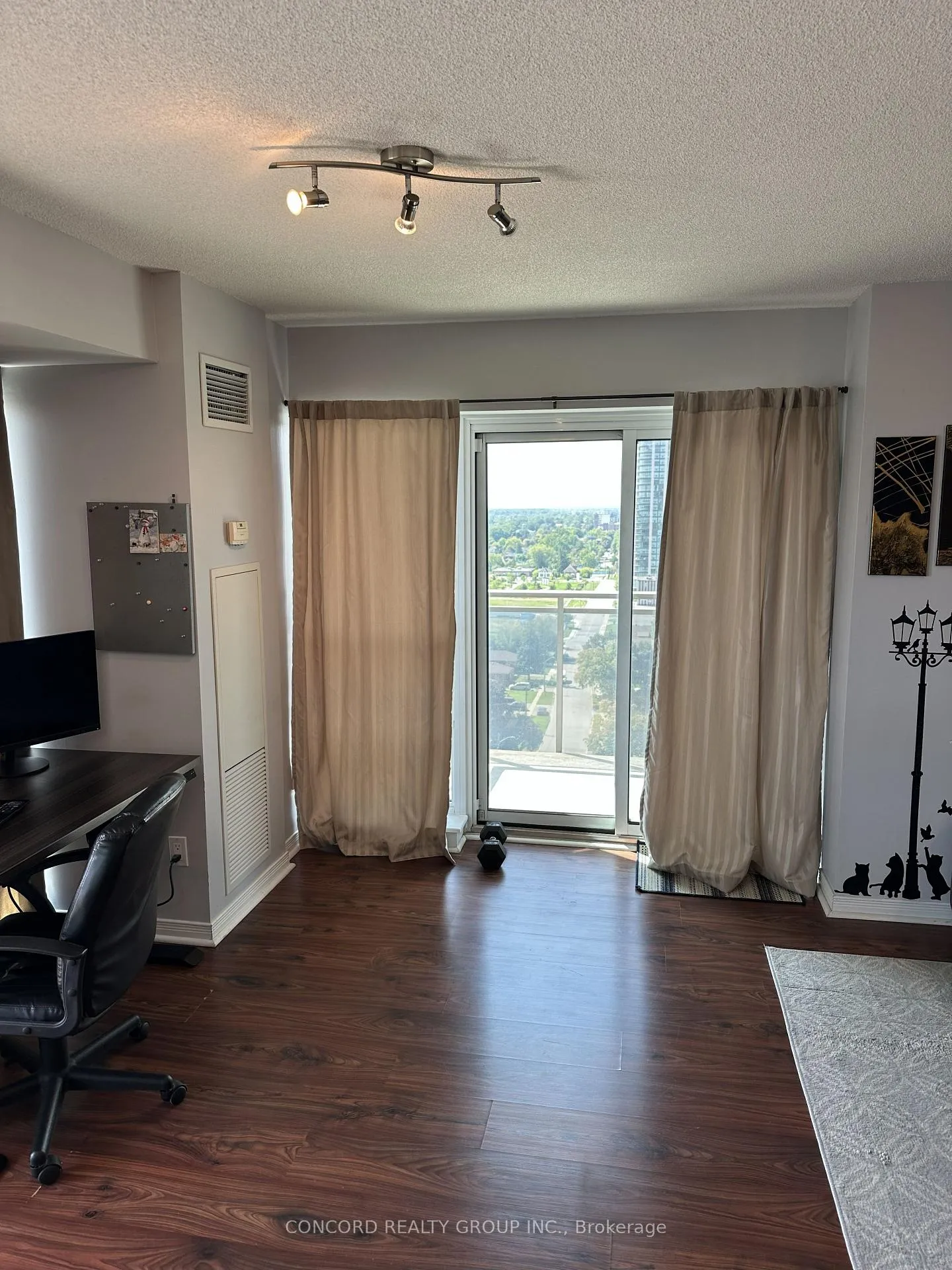 Photo 8 of Unit 1704, 215 Queen Street E, Brampton, Queen Street Corridor — HOMEH