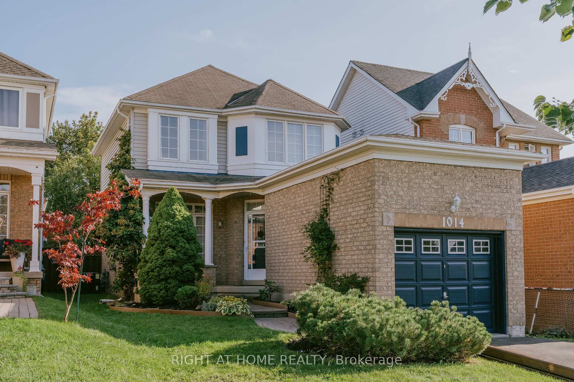 Photo 2 of 1014 Summitview Crescent, Oshawa, Pinecrest — HOMEH