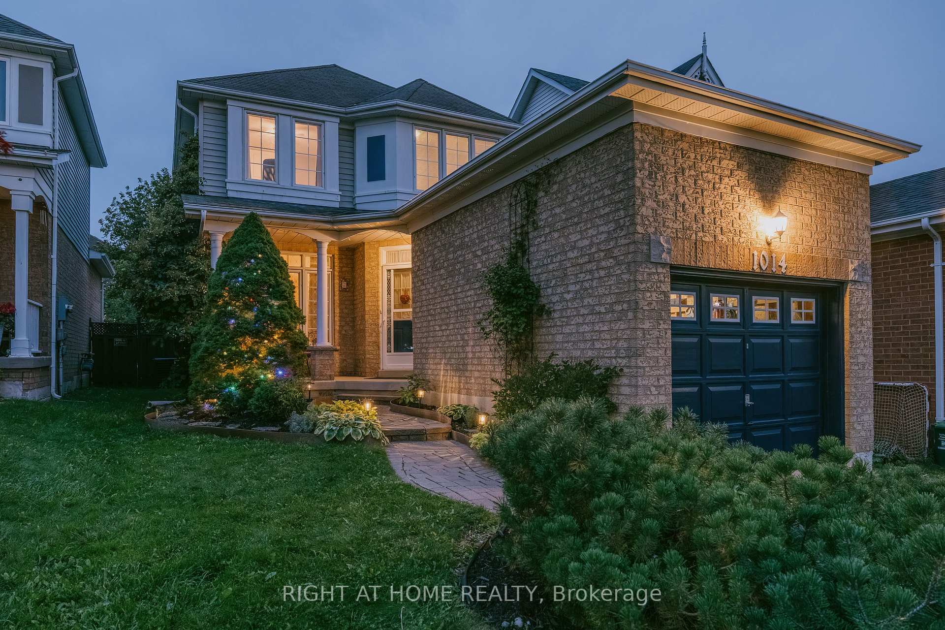 Photo 5 of 1014 Summitview Crescent, Oshawa, Pinecrest — HOMEH