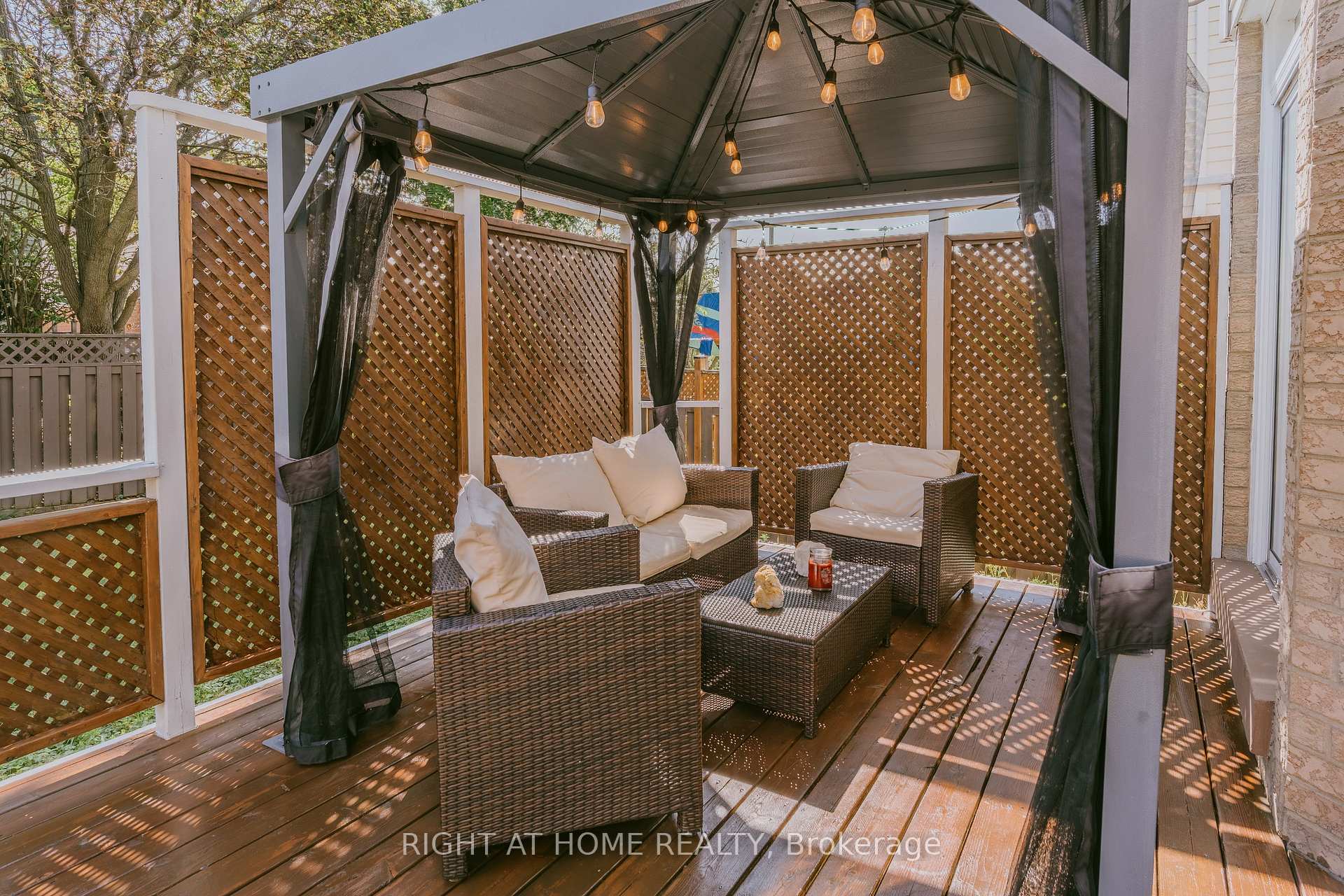 Photo 7 of 1014 Summitview Crescent, Oshawa, Pinecrest — HOMEH