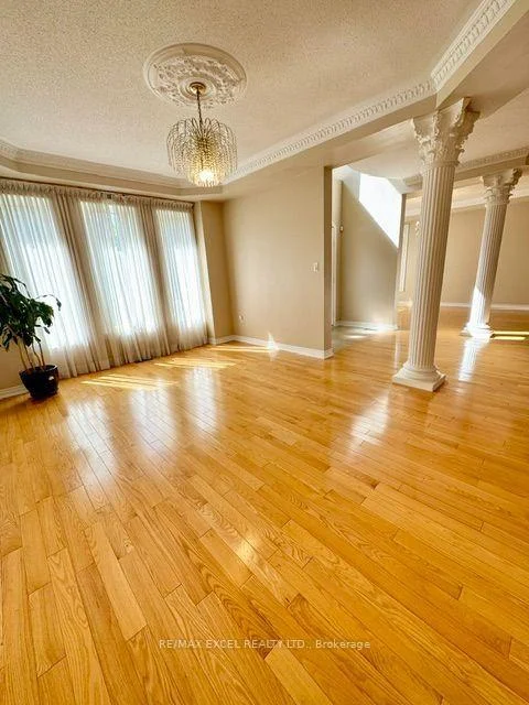 Photo 3 of 86 Macrill Road, Markham, Cachet — HOMEH