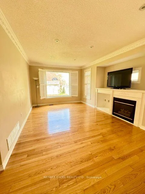 Photo 6 of 86 Macrill Road, Markham, Cachet — HOMEH