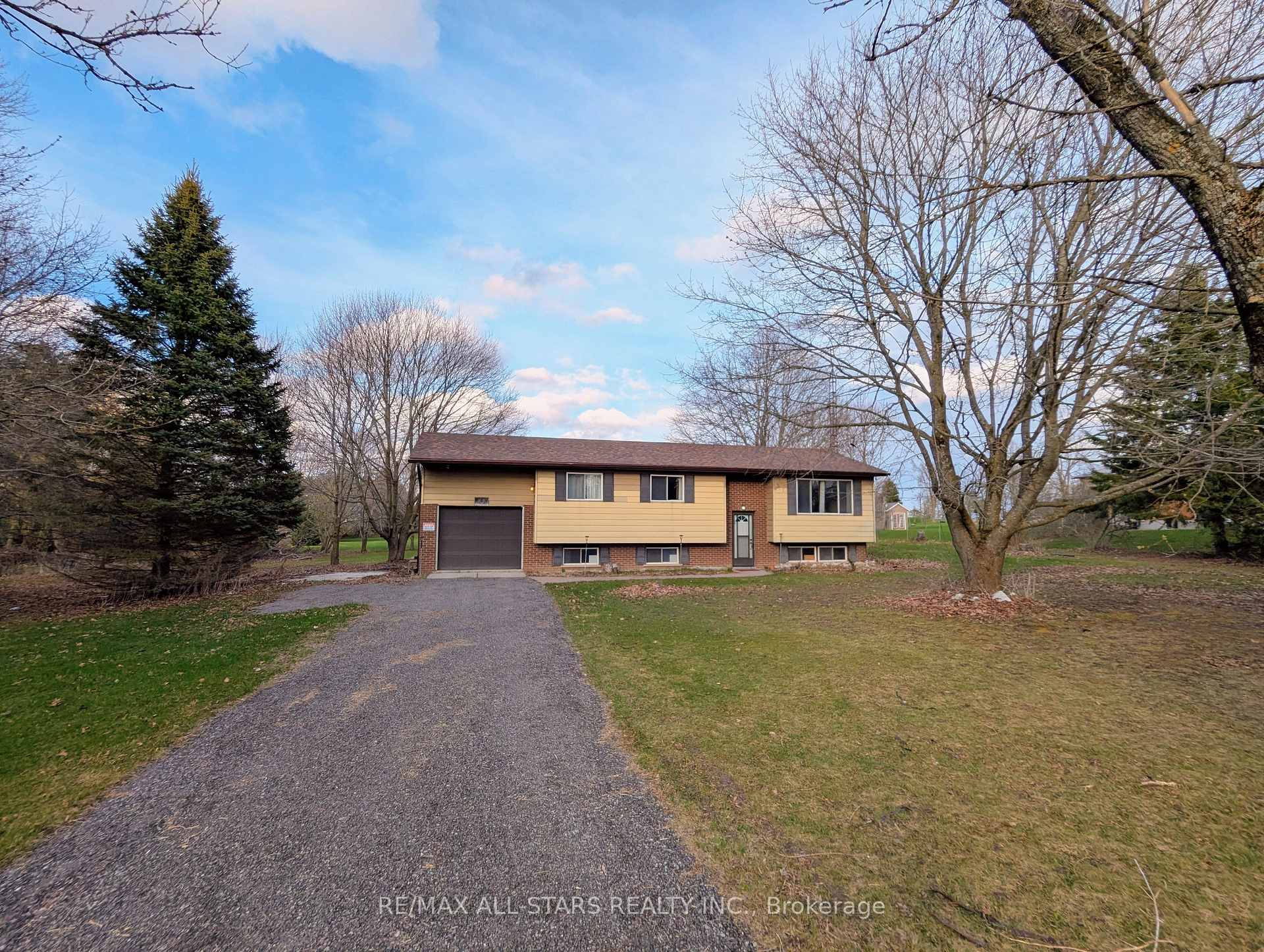 Photo 2 of 23 Valley Road, Cavan Monaghan, Cavan Twp — HOMEH