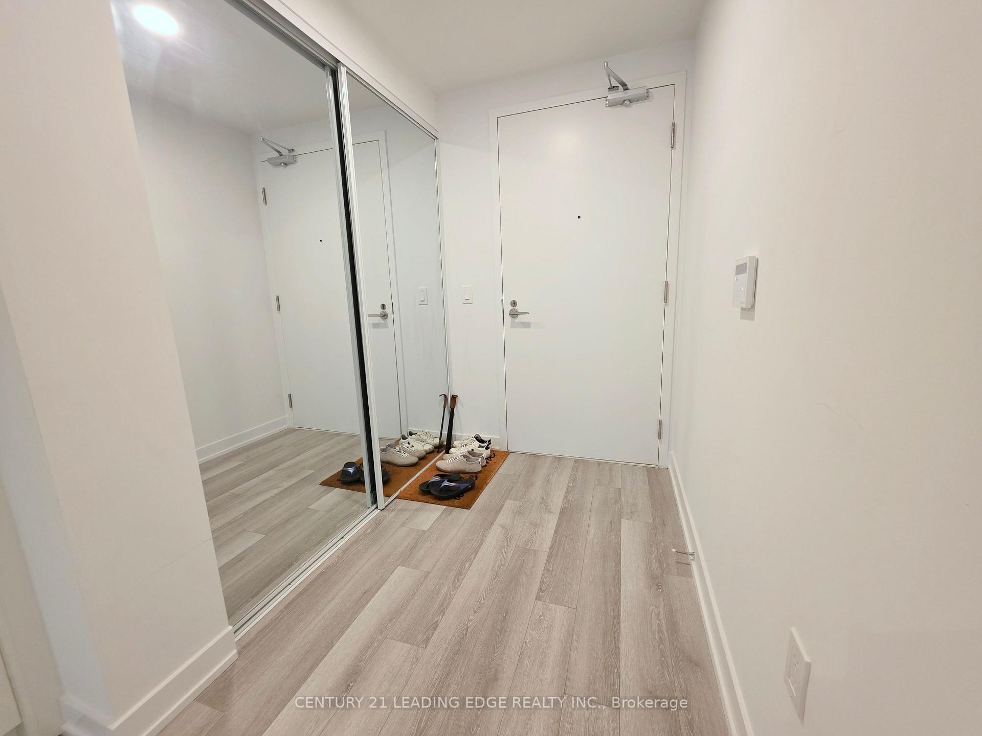 Photo 3 of Unit 823, 230 Simcoe Street, Toronto, Kensington-Chinatown — HOMEH