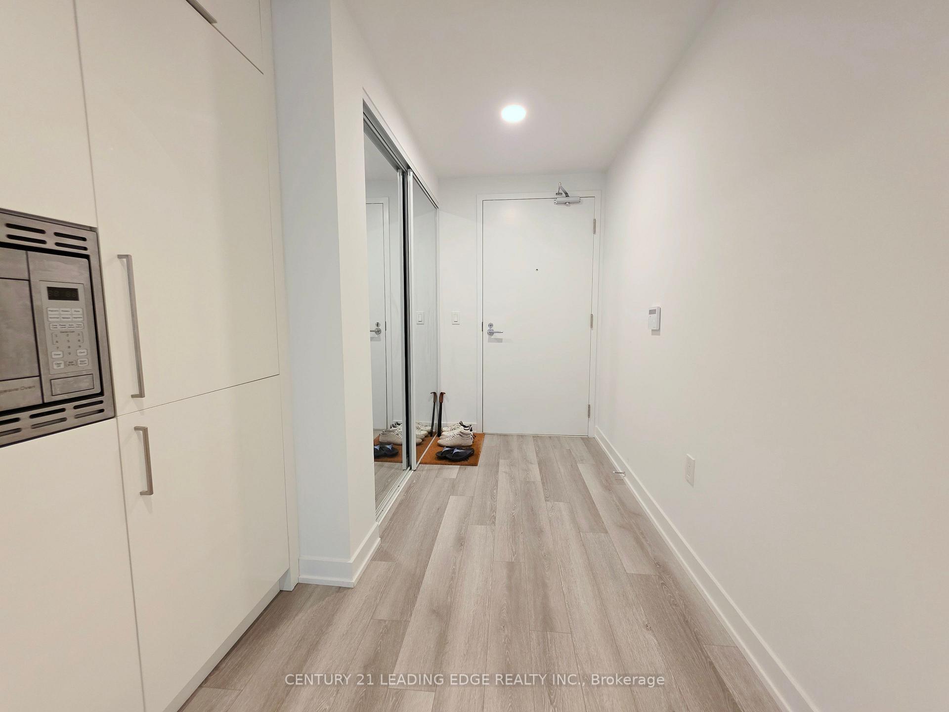 Photo 4 of Unit 823, 230 Simcoe Street, Toronto, Kensington-Chinatown — HOMEH