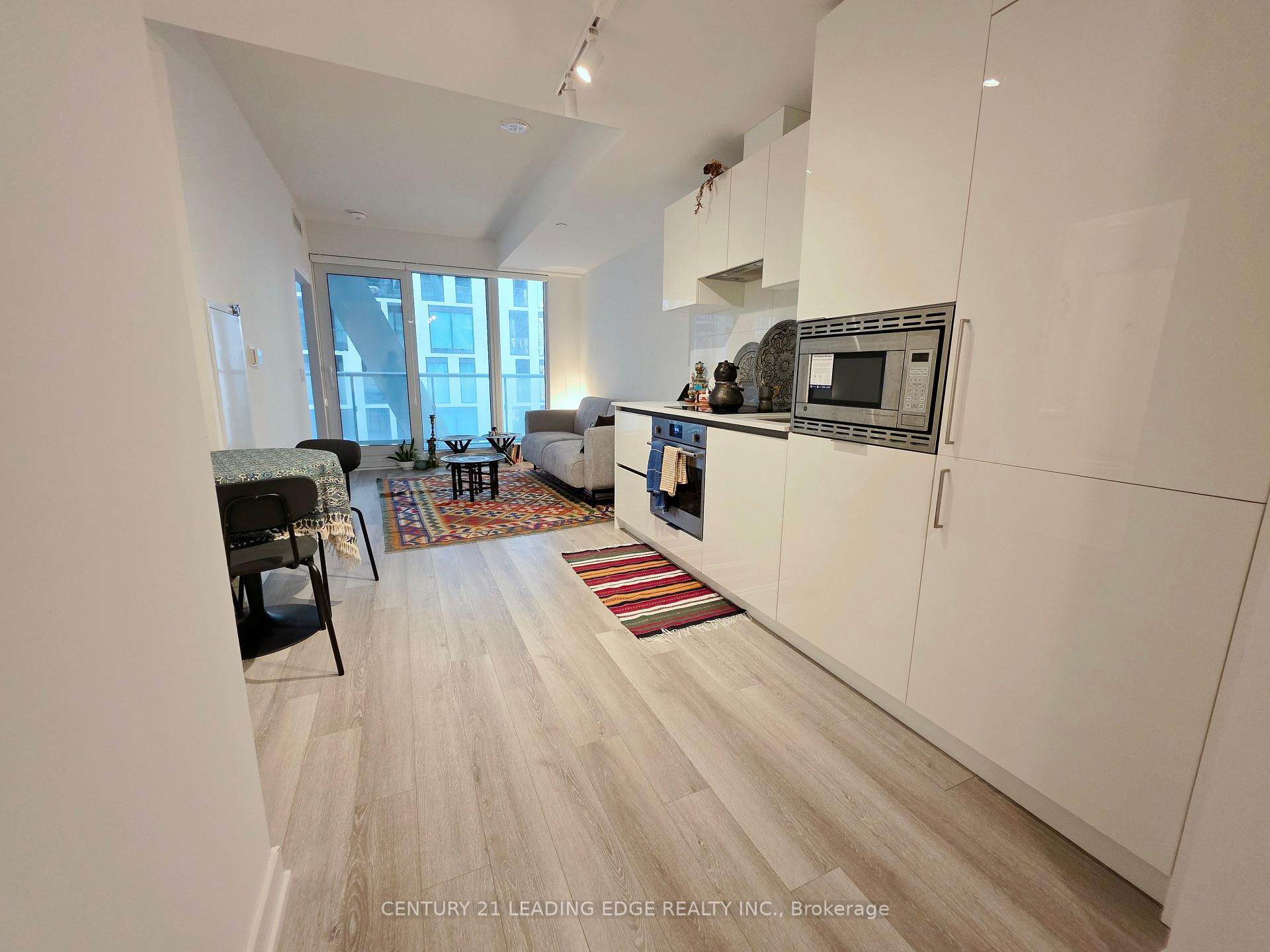 Photo 5 of Unit 823, 230 Simcoe Street, Toronto, Kensington-Chinatown — HOMEH