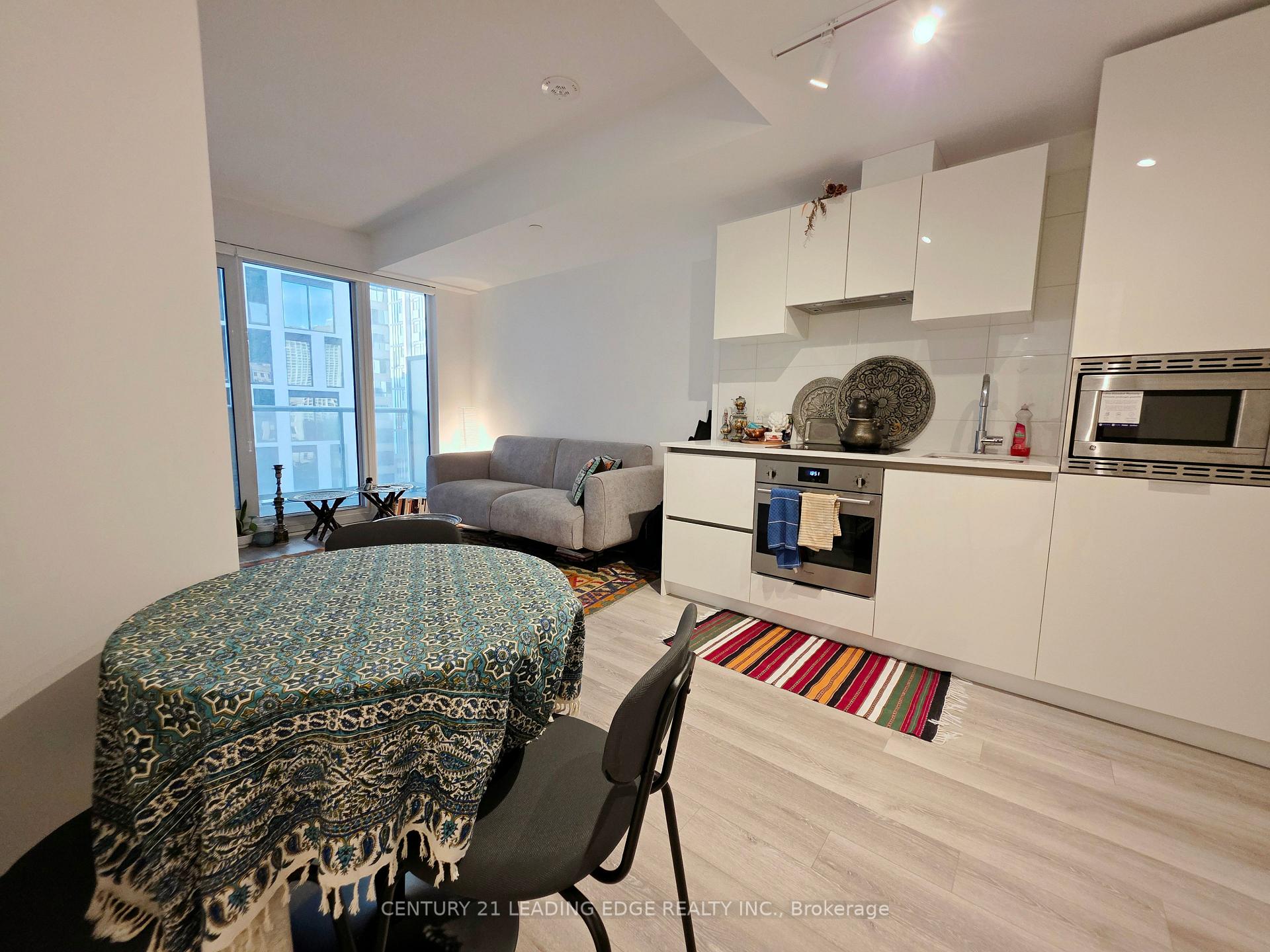 Photo 11 of Unit 823, 230 Simcoe Street, Toronto, Kensington-Chinatown — HOMEH